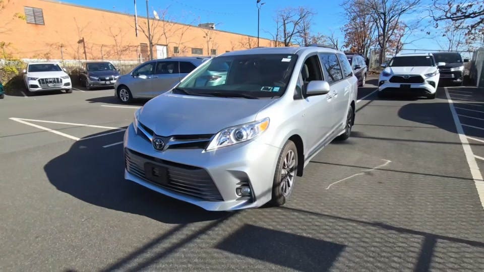 2019 Toyota Sienna XLE 7-Passenger 119.3