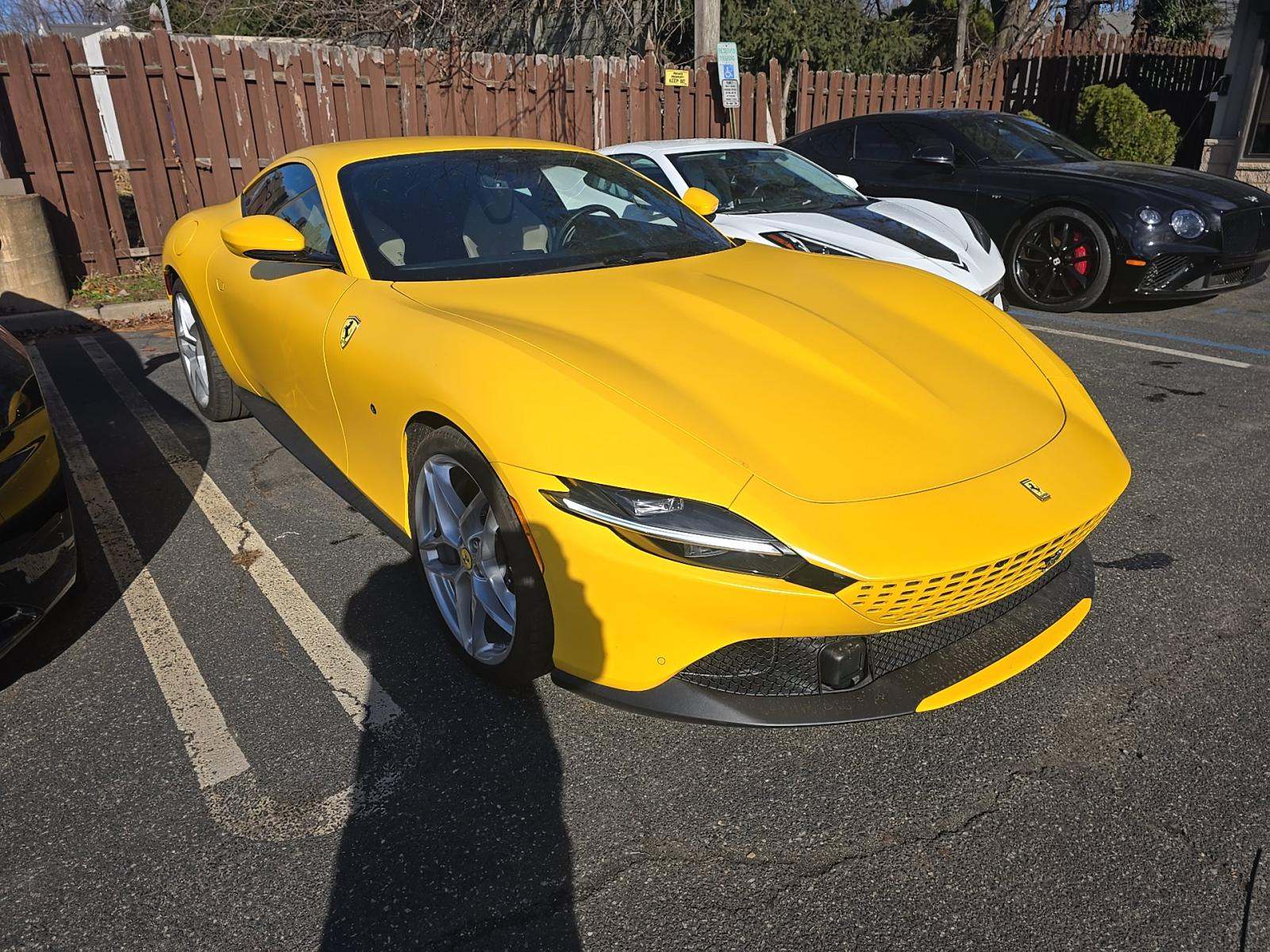 2022 Ferrari Roma Base RWD