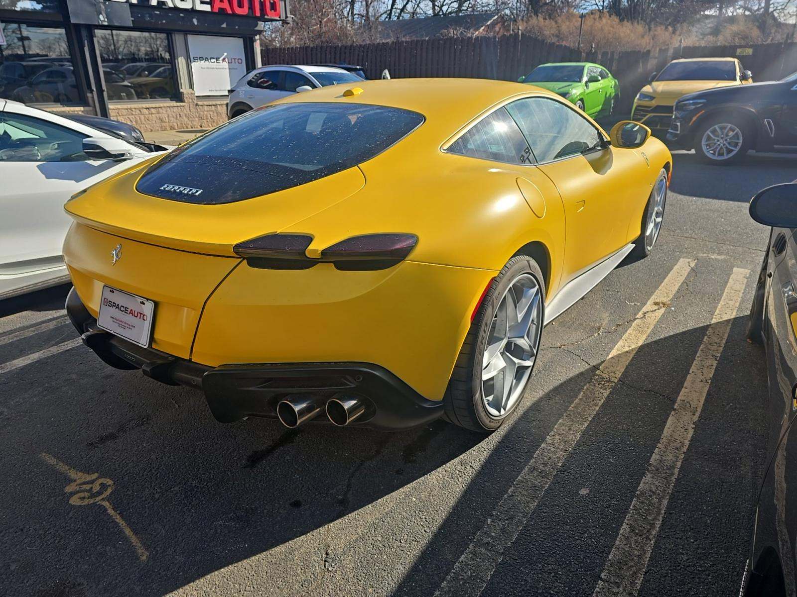 2022 Ferrari Roma Base RWD