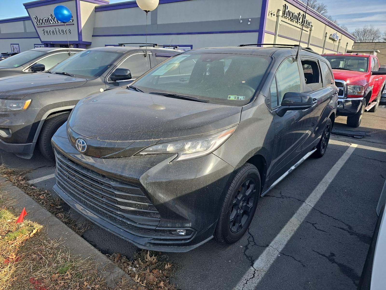2025 Toyota Sienna Woodland Edition AWD