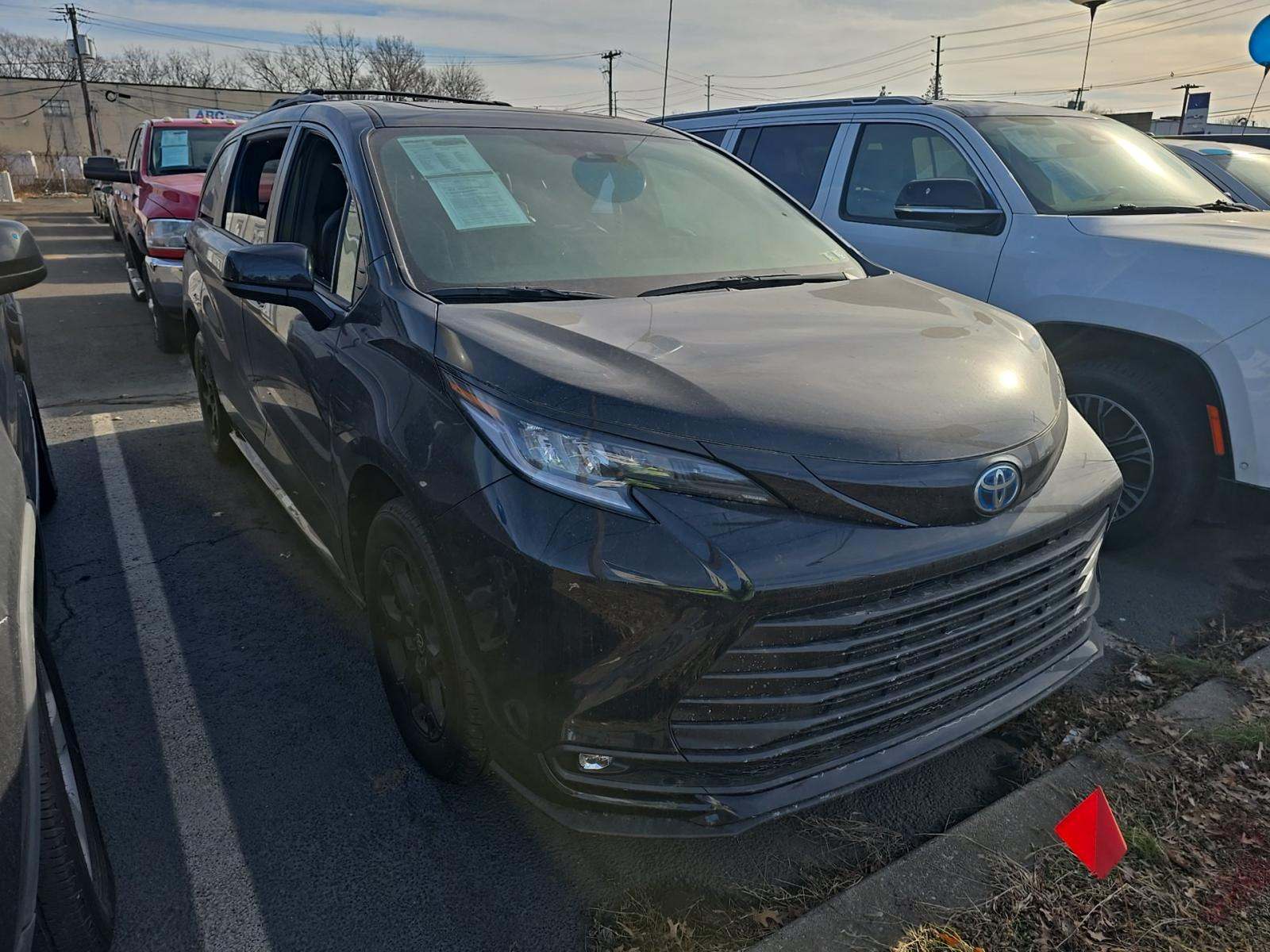 2025 Toyota Sienna Woodland Edition AWD