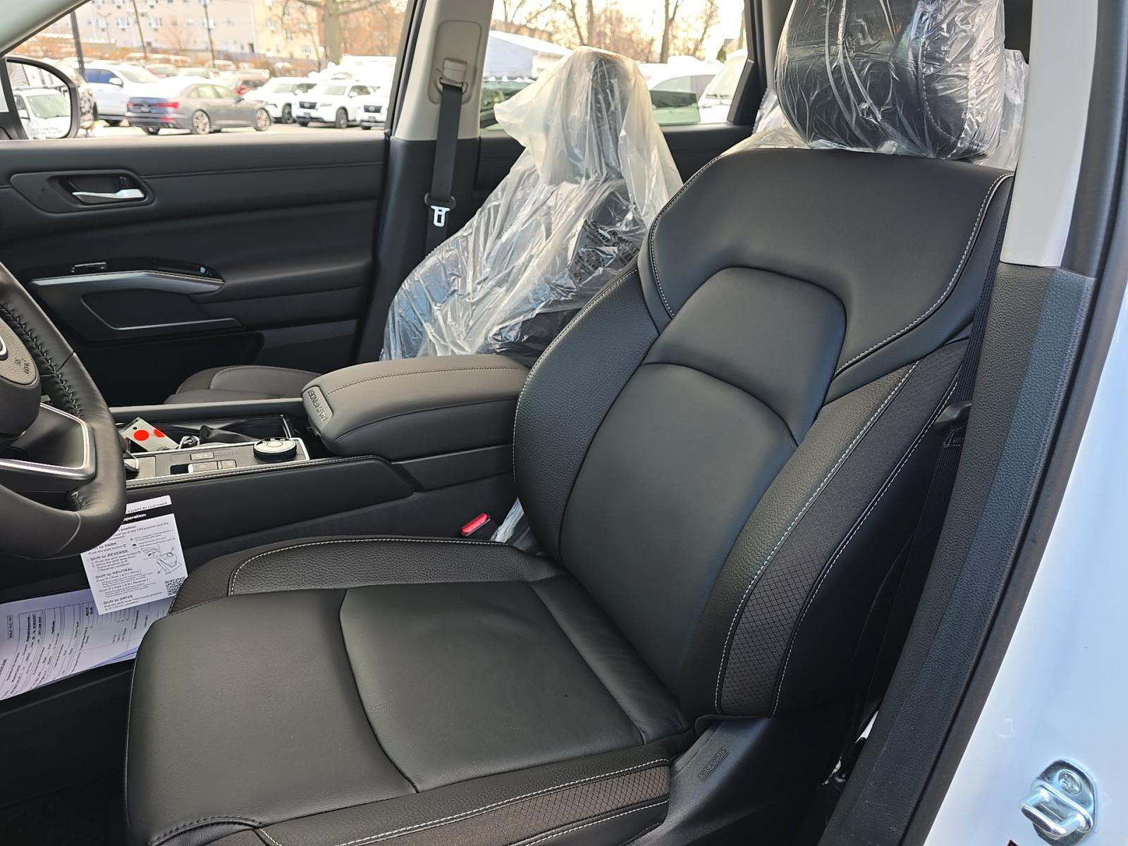 2025 Nissan Pathfinder SL AWD