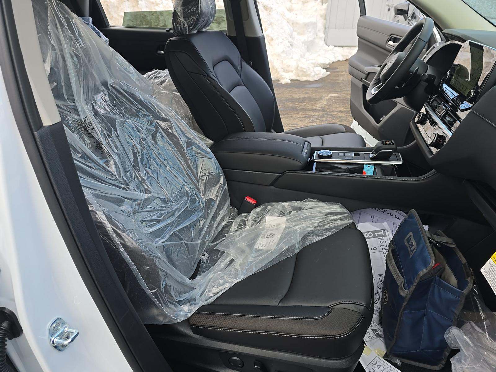 2025 Nissan Pathfinder SL AWD