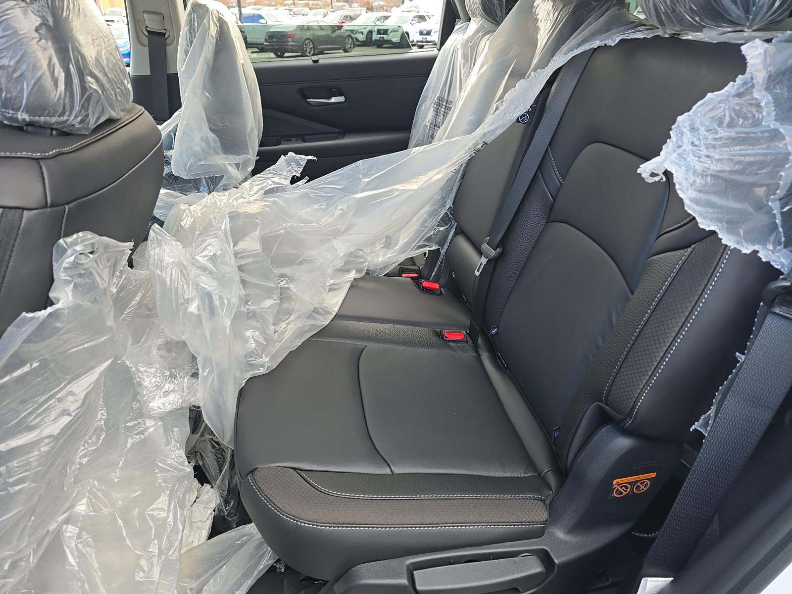 2025 Nissan Pathfinder SL AWD