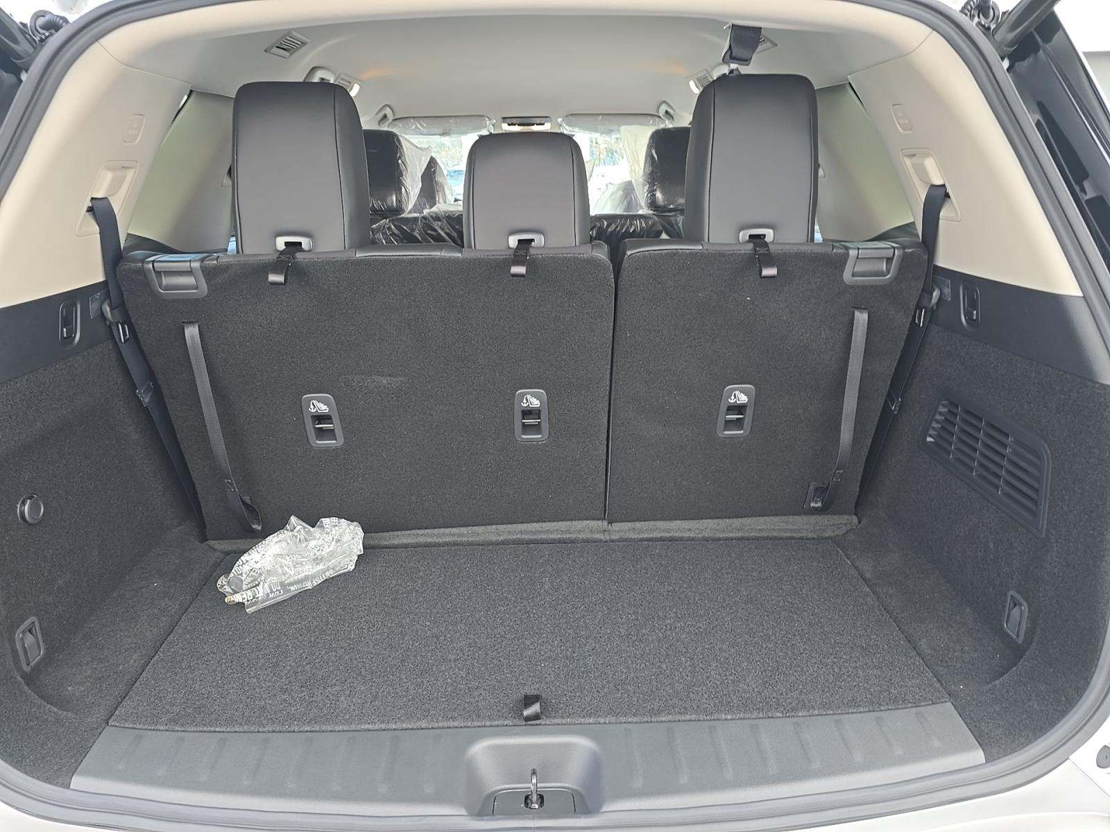 2025 Nissan Pathfinder SL AWD