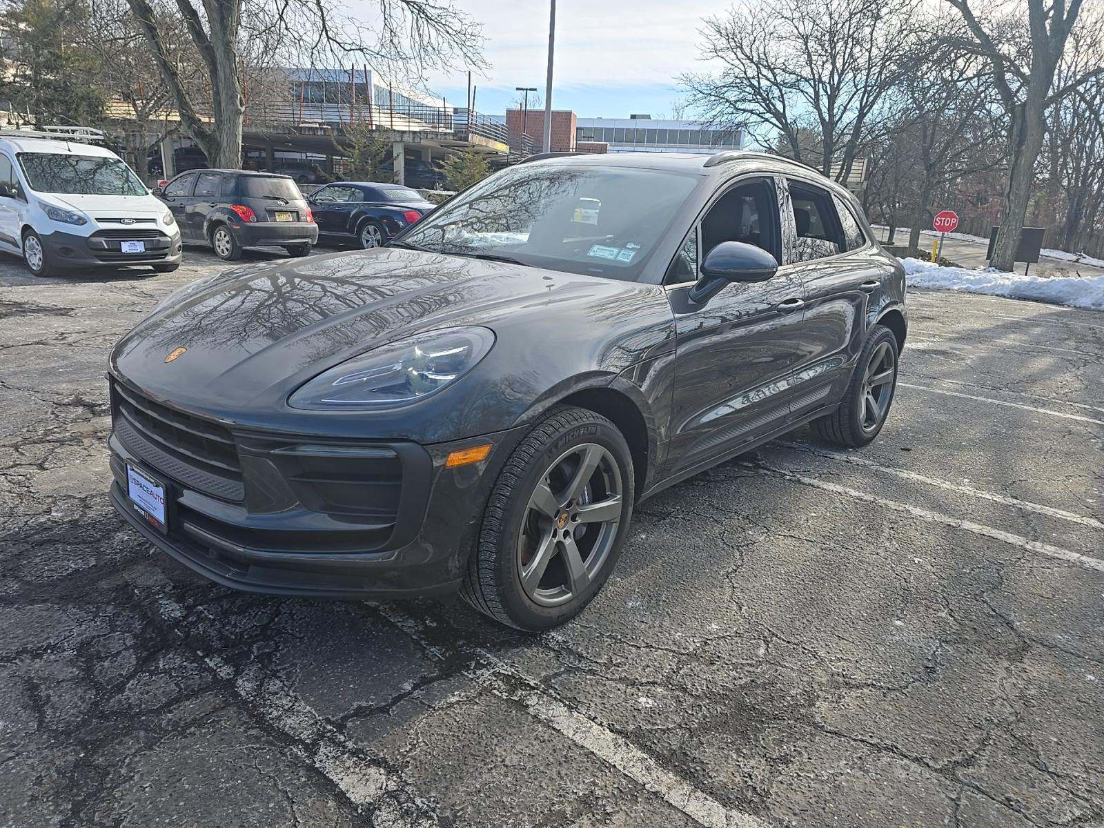 2022 Porsche Macan Base AWD