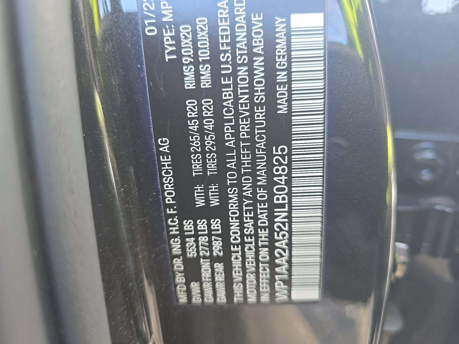 2022 Porsche Macan Base AWD