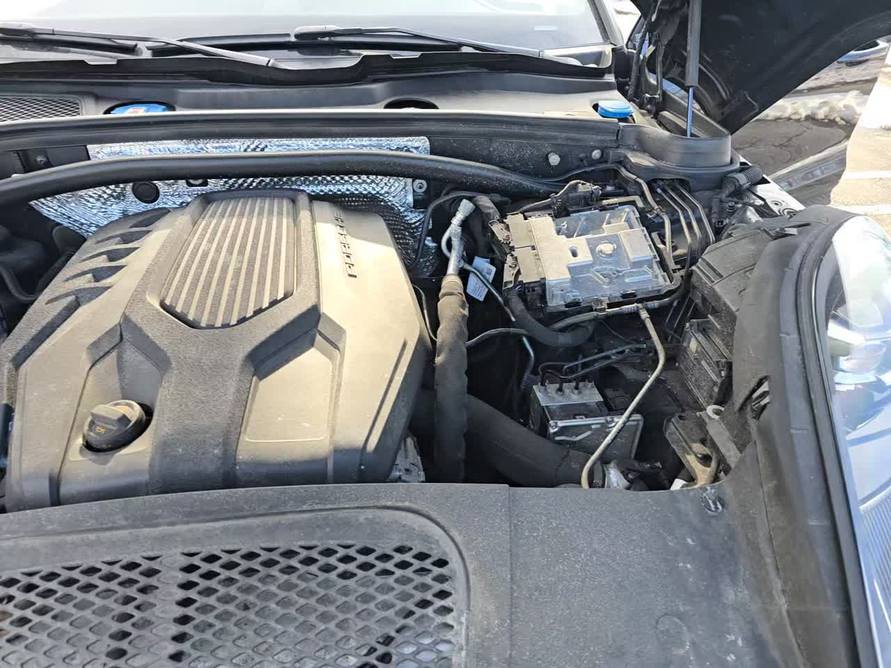 2022 Porsche Macan Base AWD