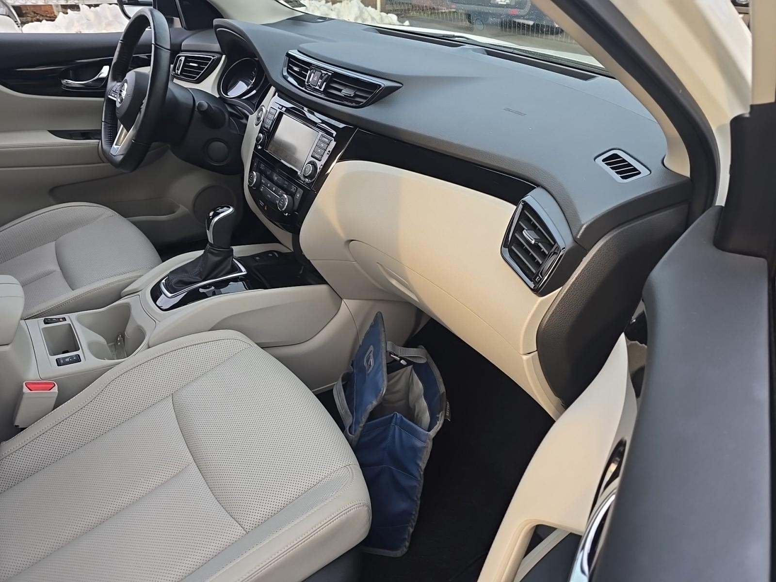 2022 Nissan Rogue Sport SL AWD