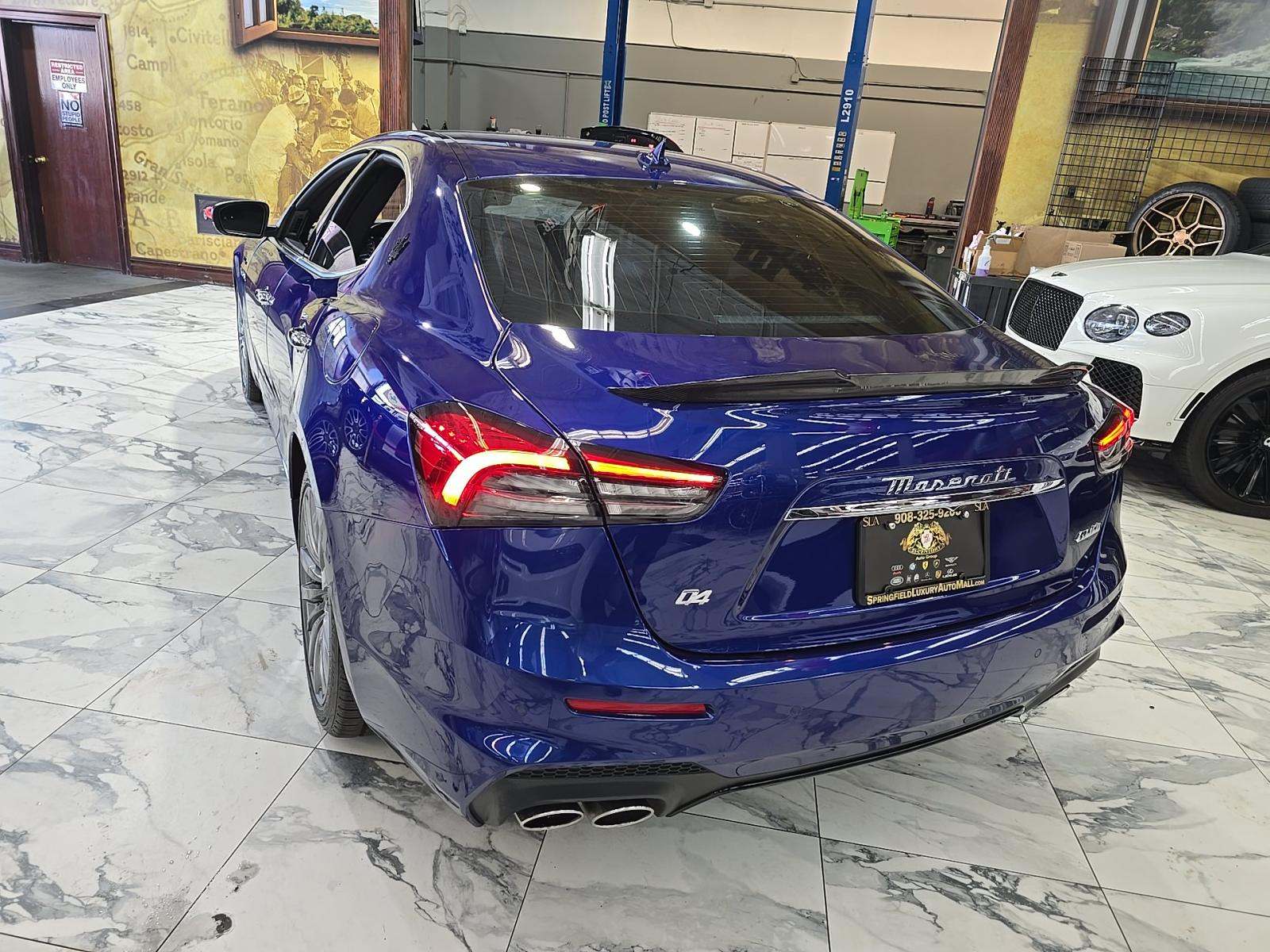 2022 Maserati Ghibli Modena Q4 AWD