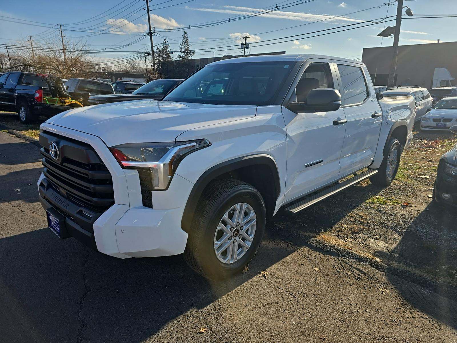 2024 Toyota Tundra SR5 AWD