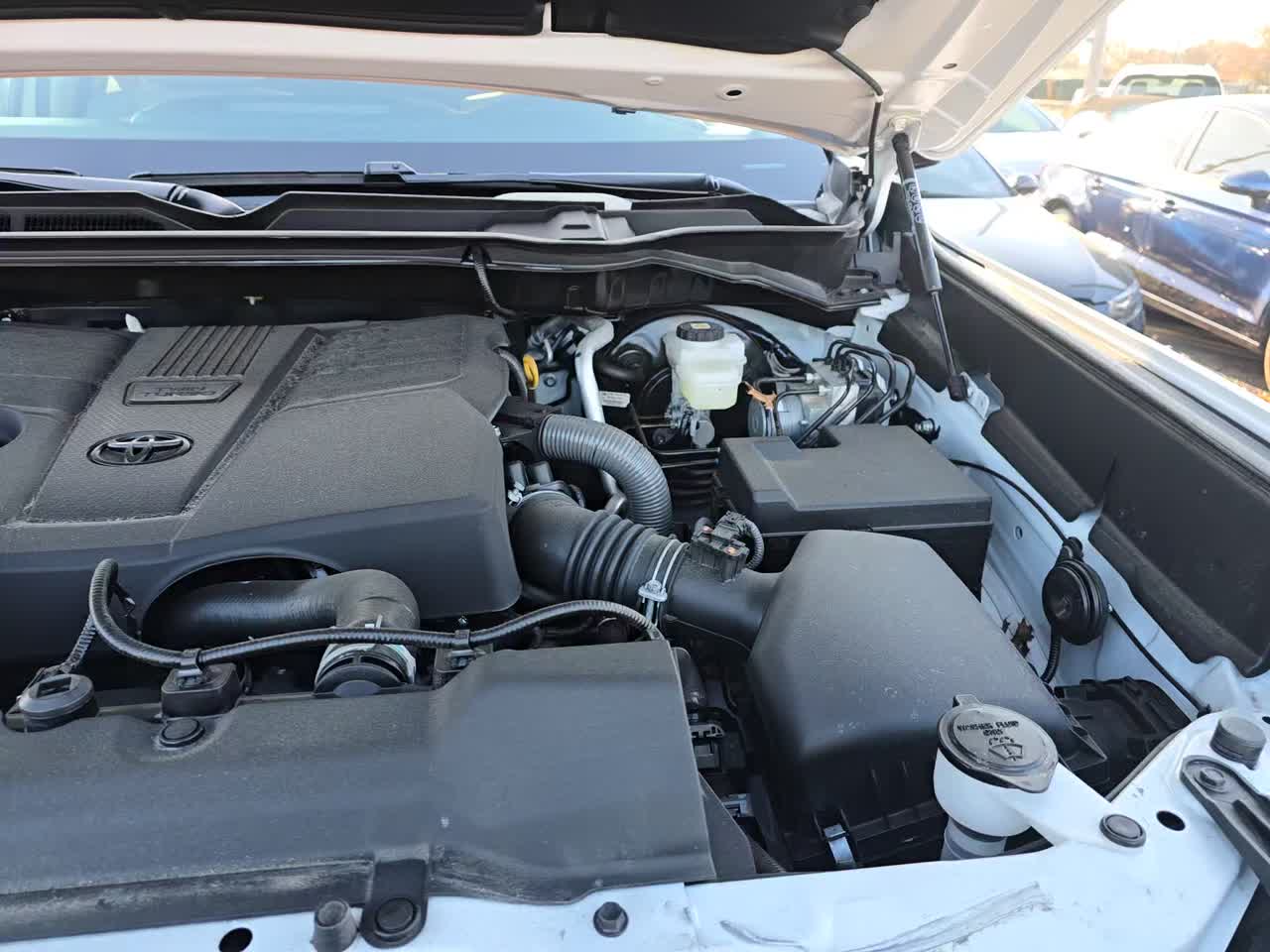 2024 Toyota Tundra SR5 AWD