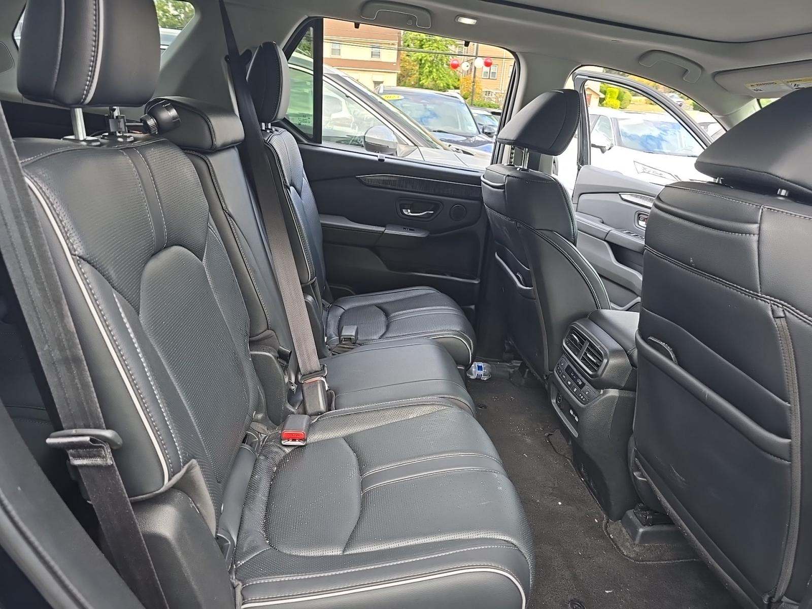 2023 Honda Pilot Elite AWD