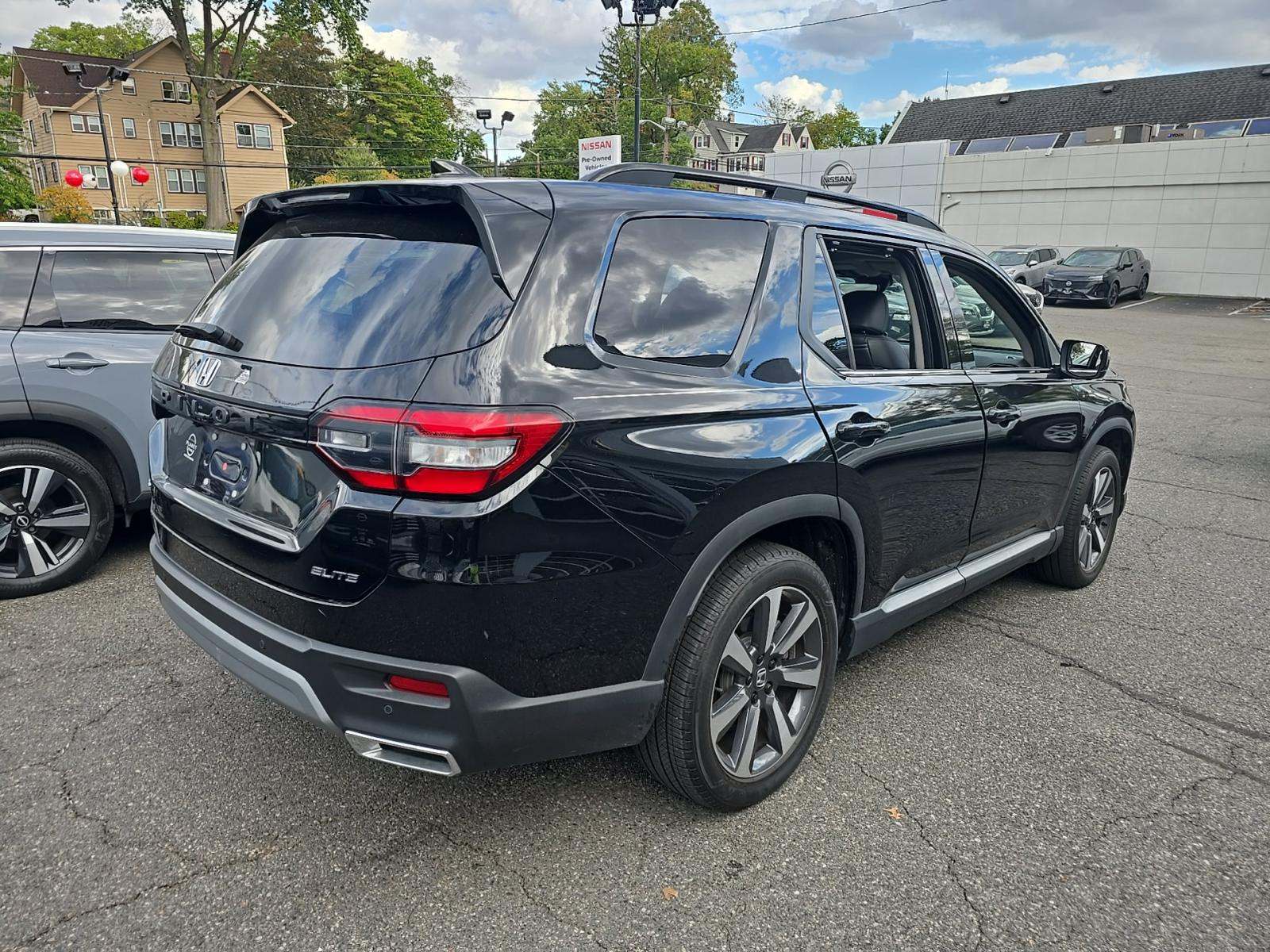 2023 Honda Pilot Elite AWD