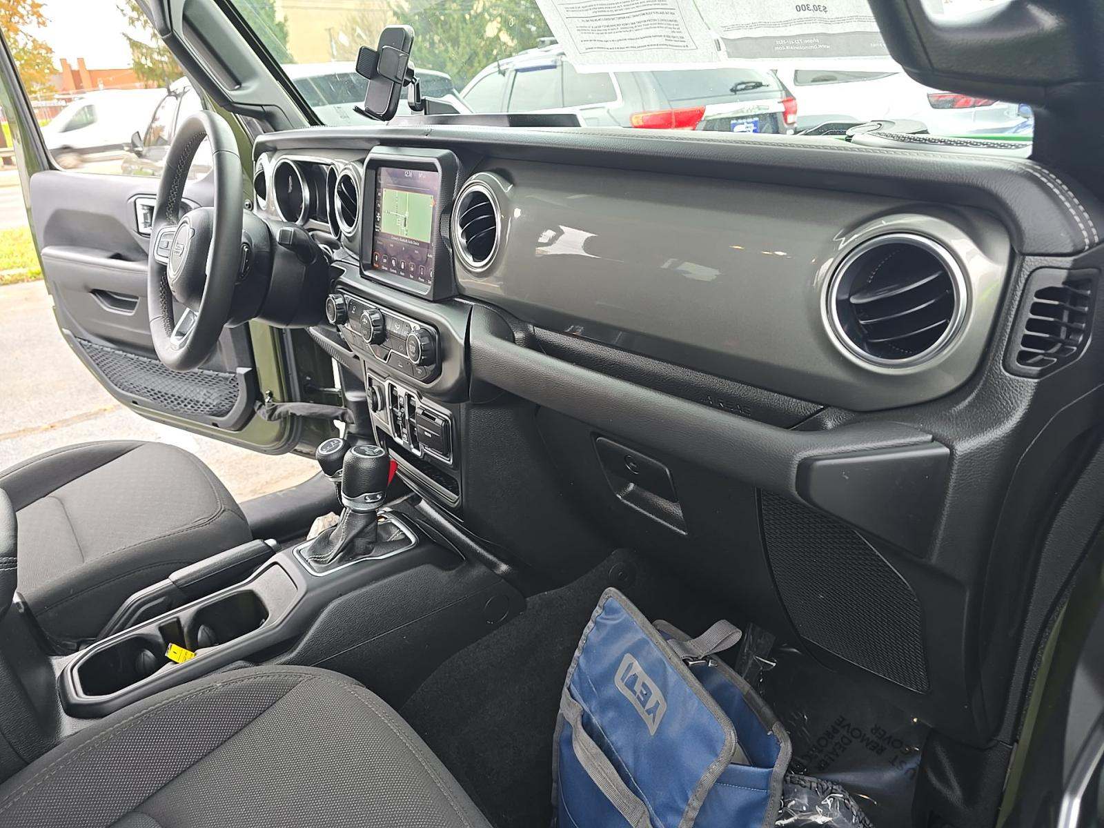 2023 Jeep Wrangler Sahara AWD