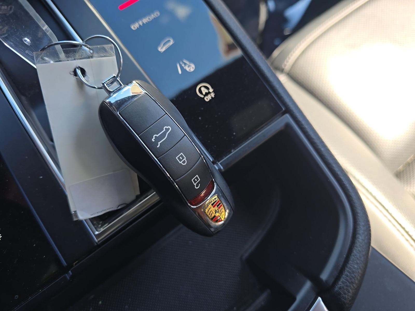 2024 Porsche Macan Base AWD