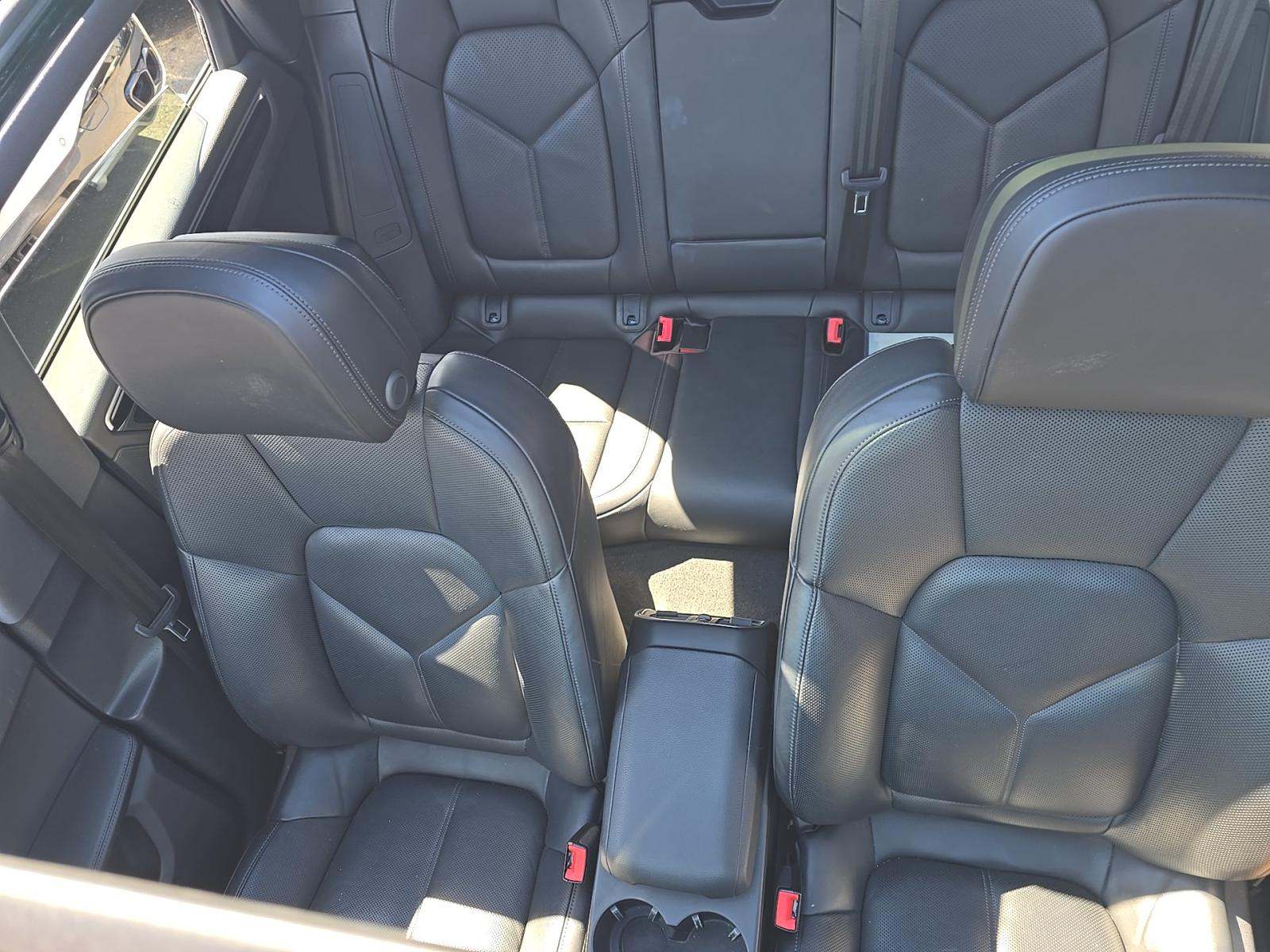 2024 Porsche Macan Base AWD