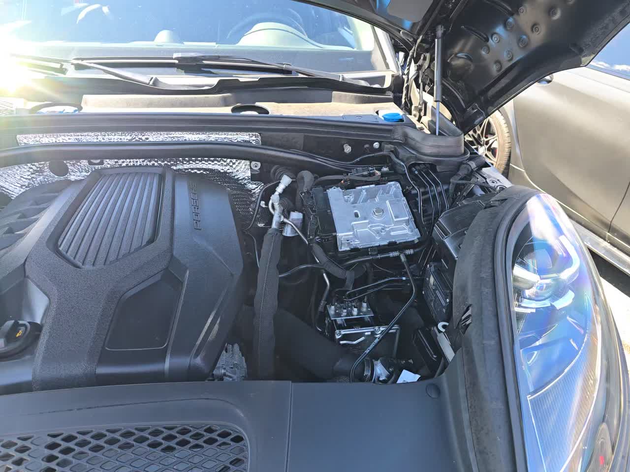 2024 Porsche Macan Base AWD