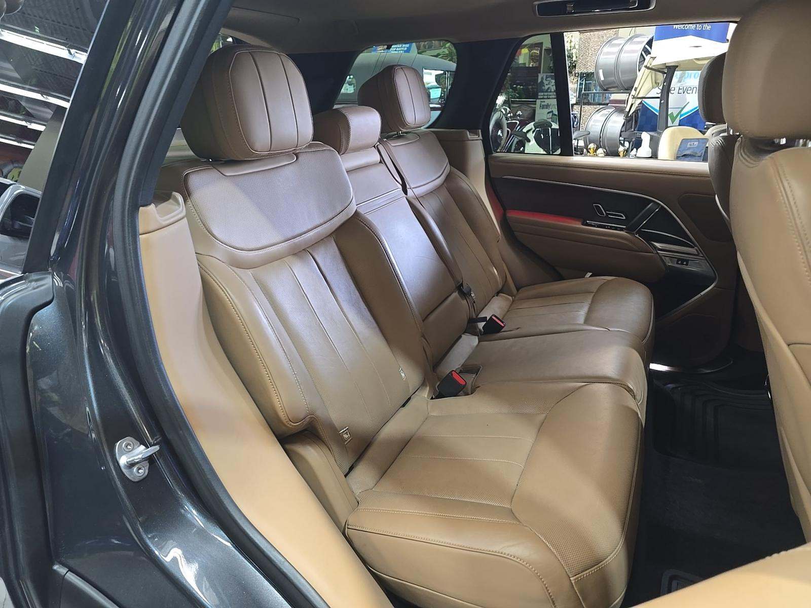 2023 Land Rover Range Rover SE AWD