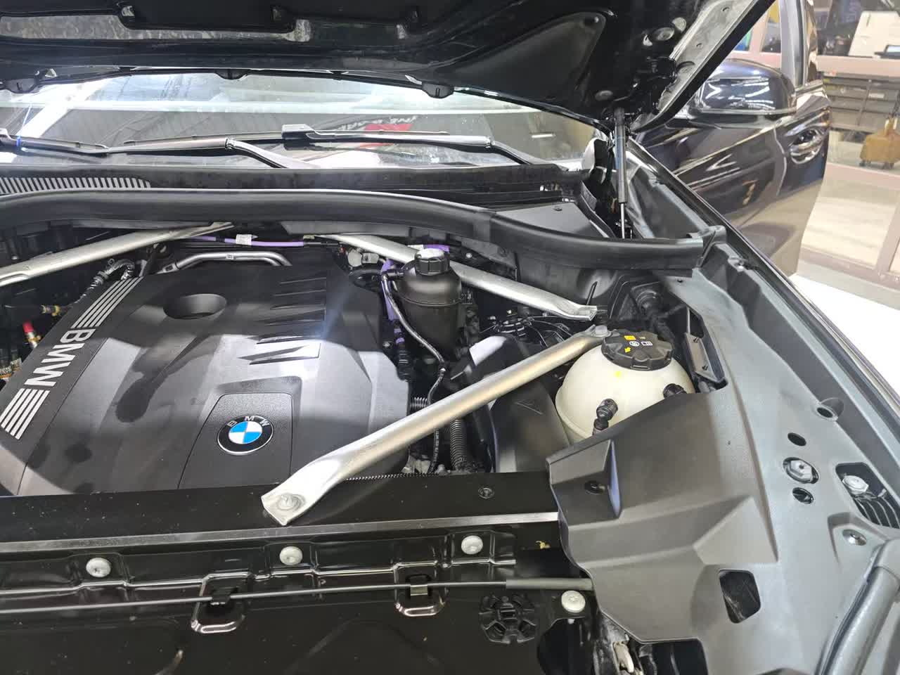 2025 BMW X6 xDrive40i AWD