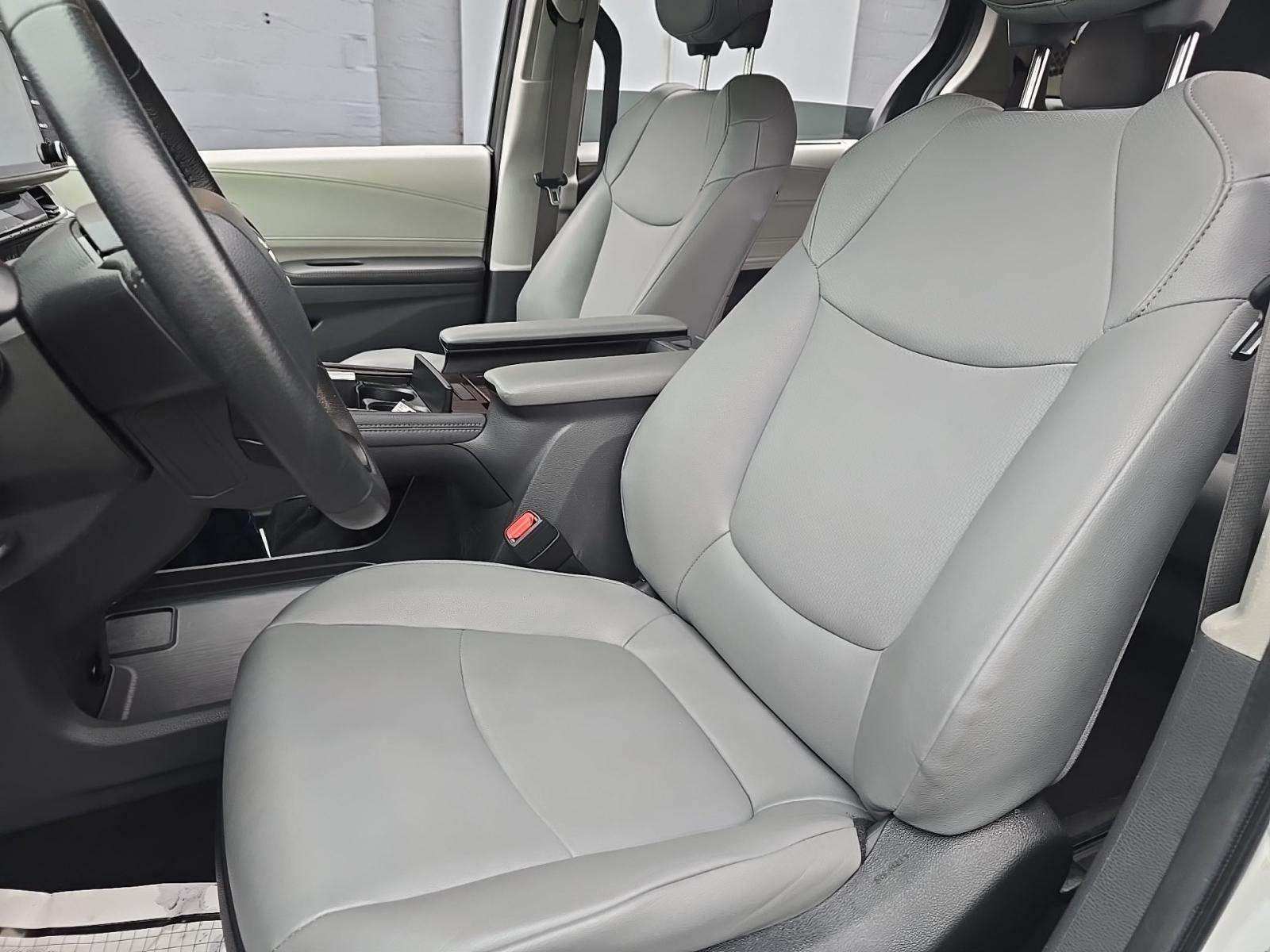 2024 Toyota Sienna XLE FWD