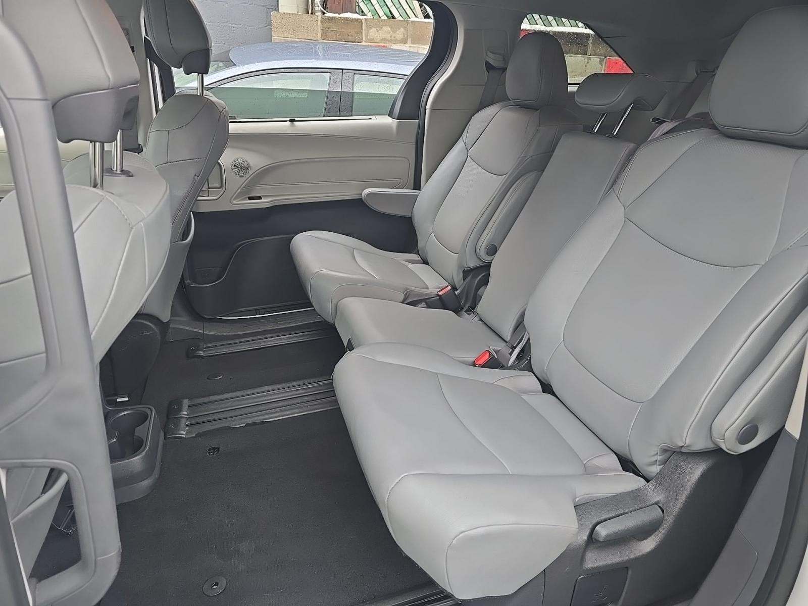 2024 Toyota Sienna XLE FWD