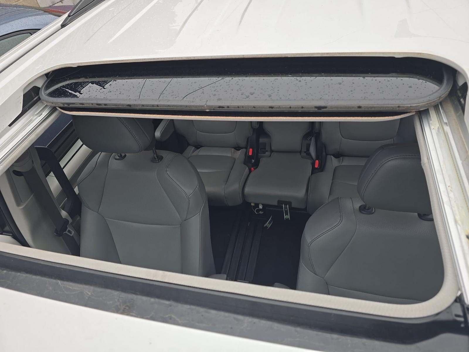 2024 Toyota Sienna XLE FWD