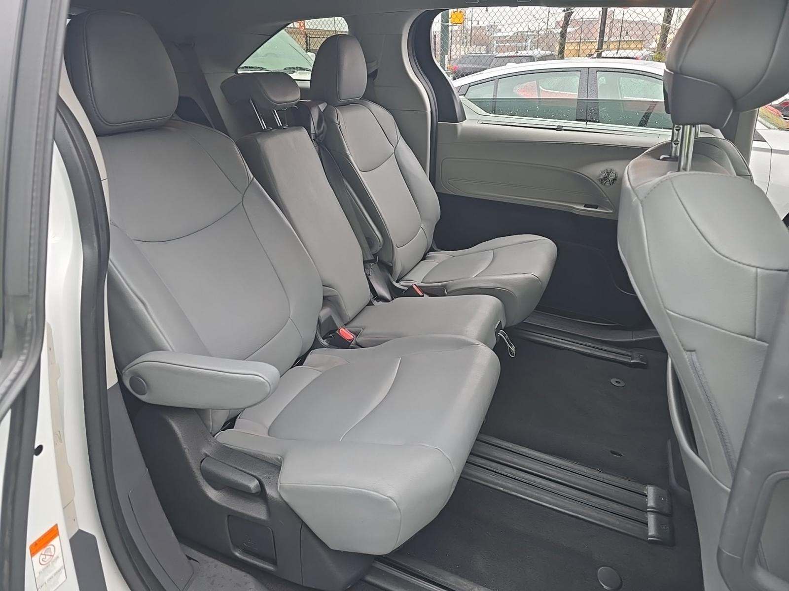 2024 Toyota Sienna XLE FWD