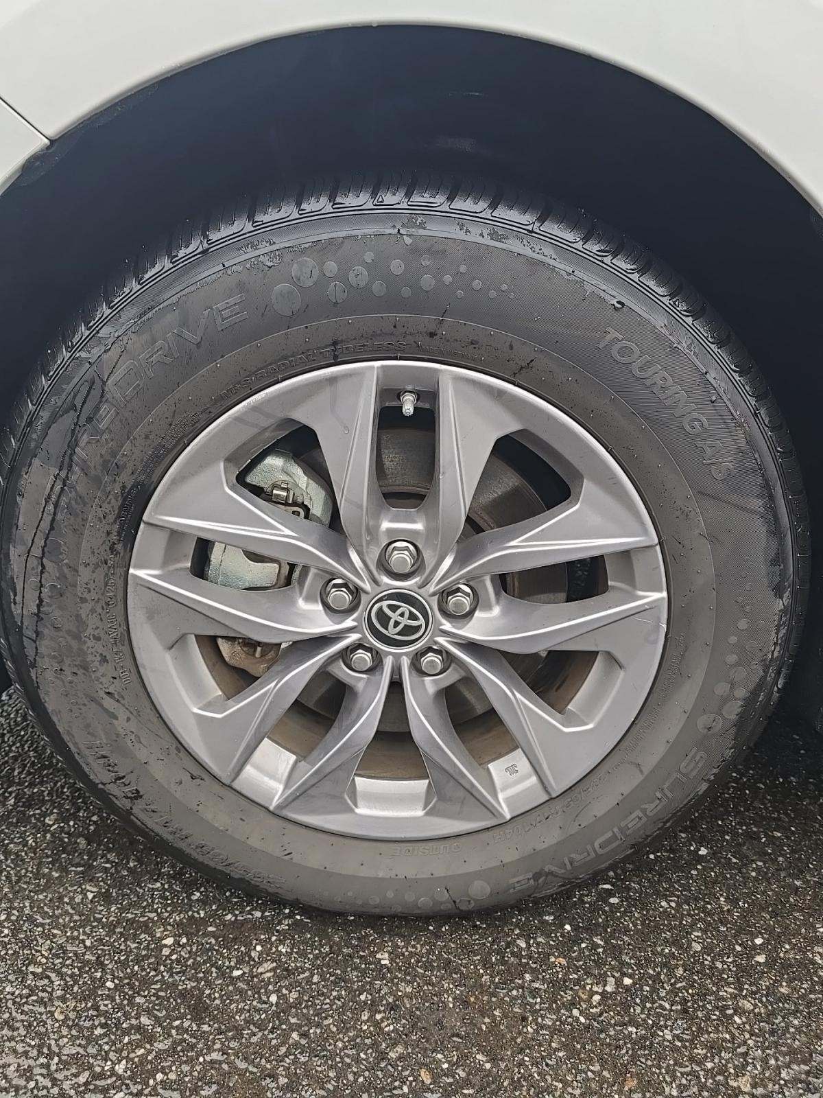 2024 Toyota Sienna XLE FWD