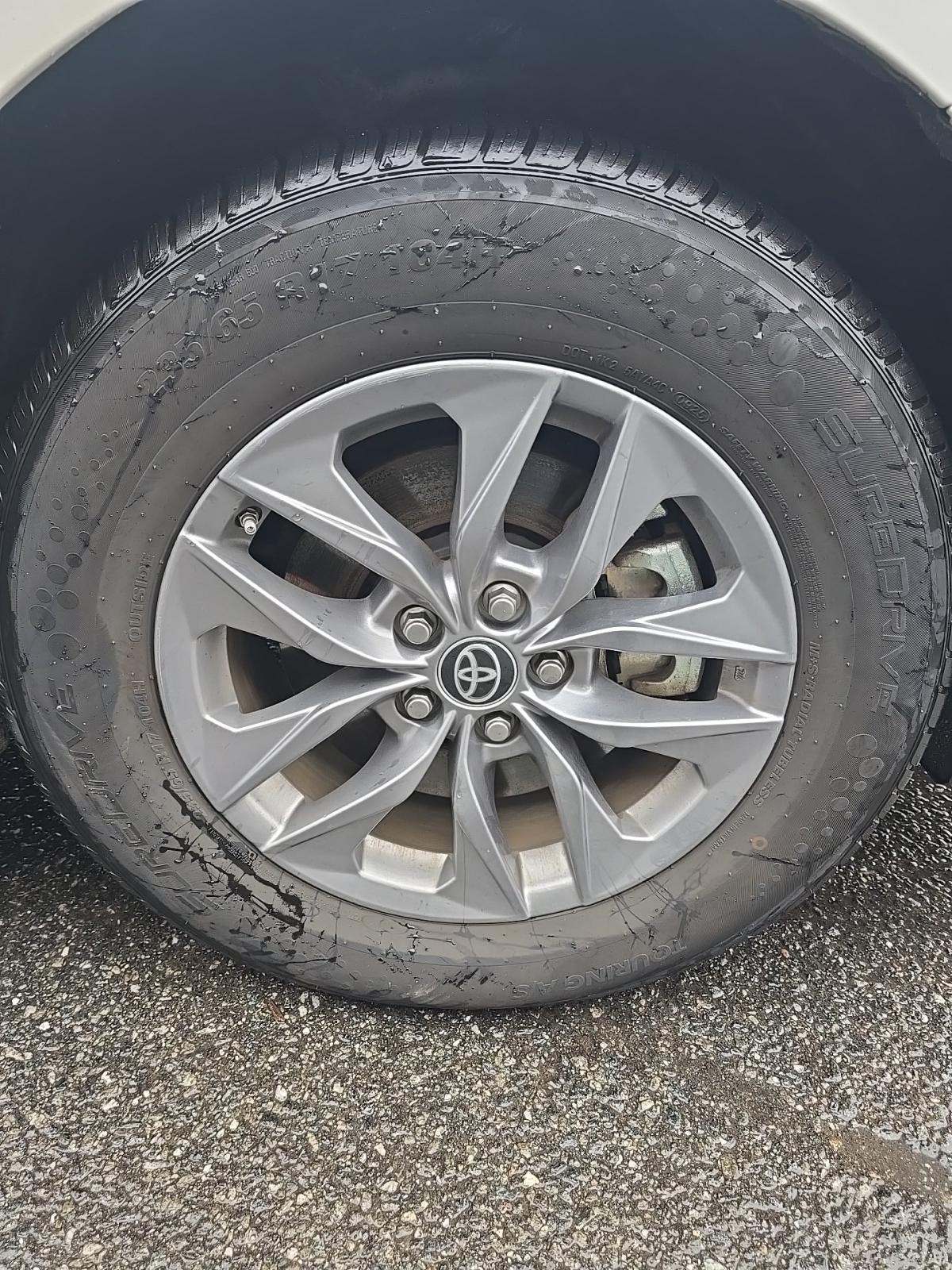 2024 Toyota Sienna XLE FWD