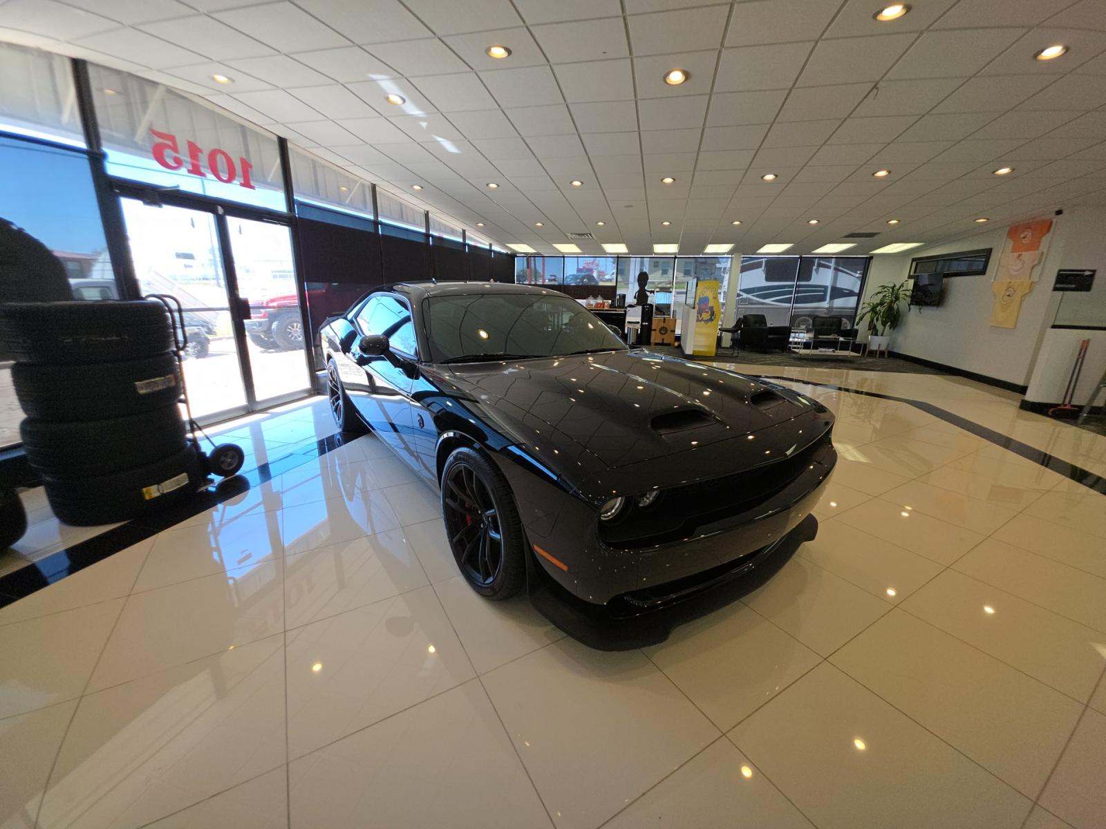 DODGE CHALLENGER - 4