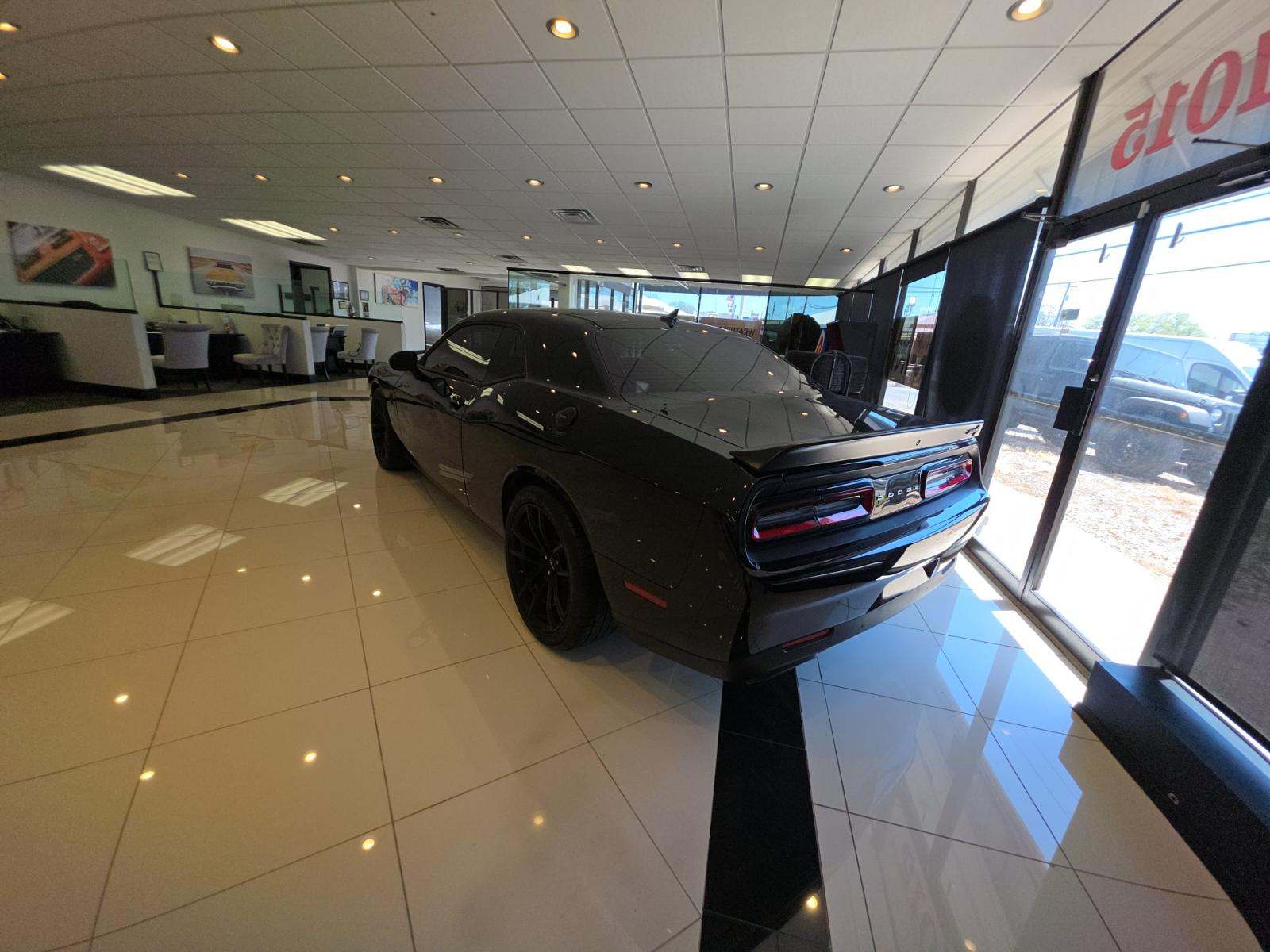 DODGE CHALLENGER - 2