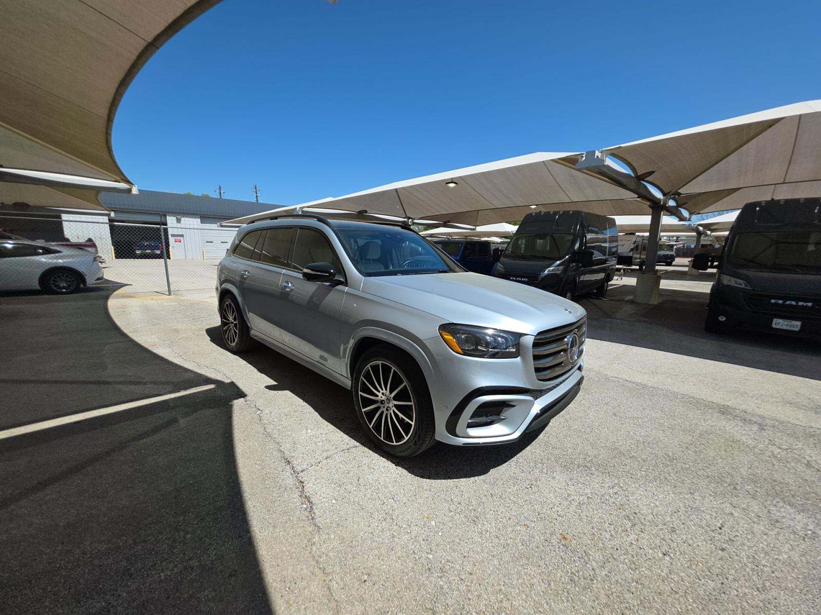 MERCEDES-BENZ GLS - 4