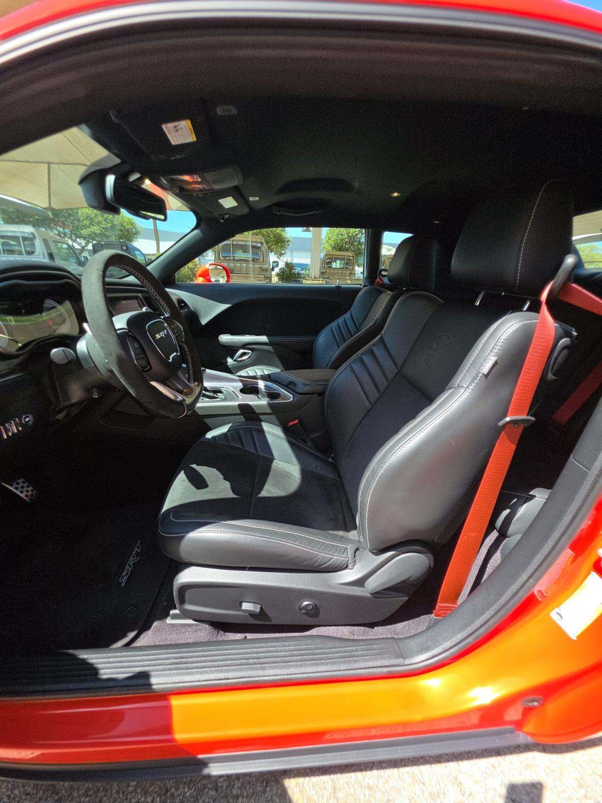 DODGE CHALLENGER - 6