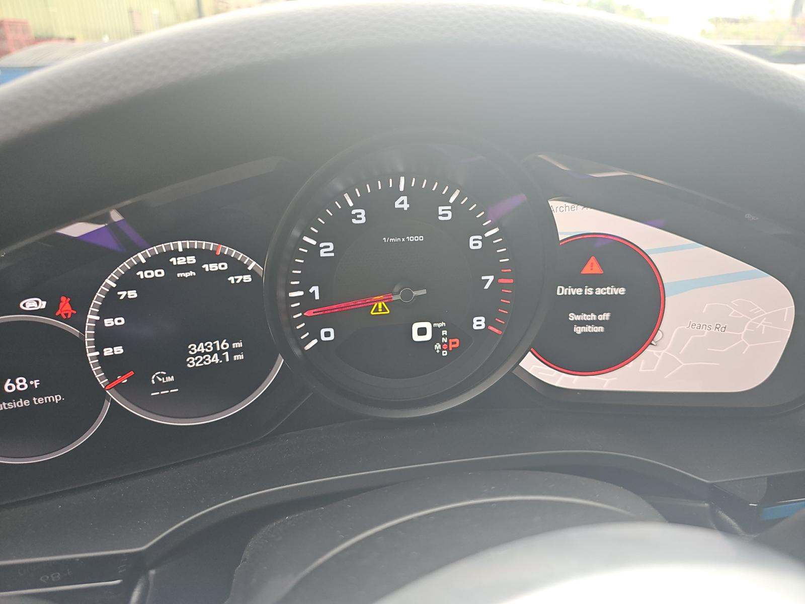 PORSCHE CAYENNE - 9