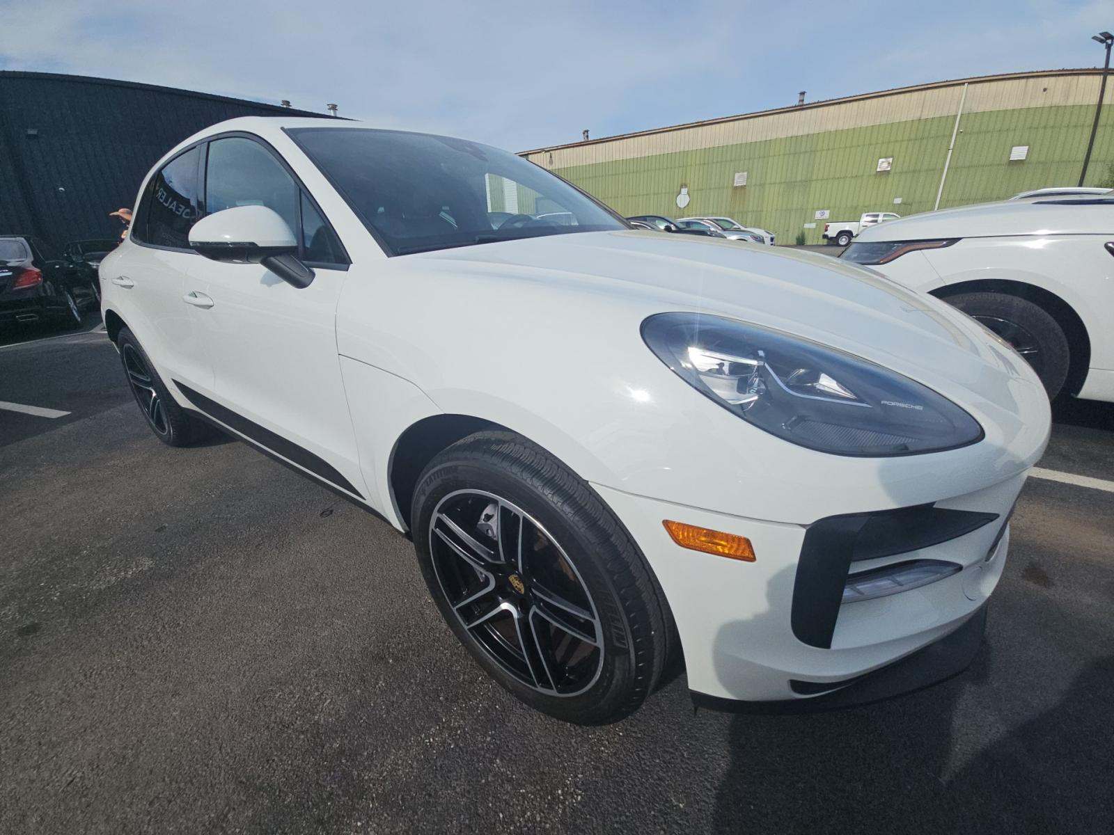 2021 Porsche Macan Base AWD