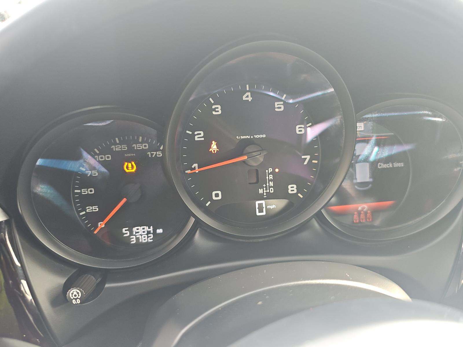 2021 Porsche Macan Base AWD