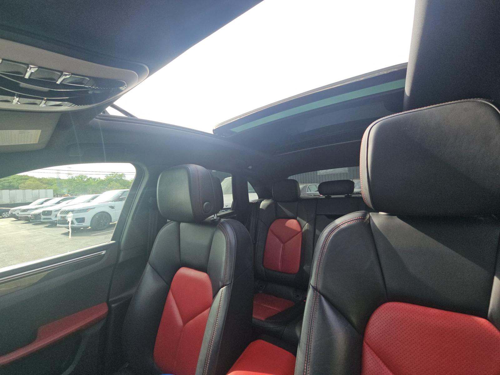 2021 Porsche Macan Base AWD