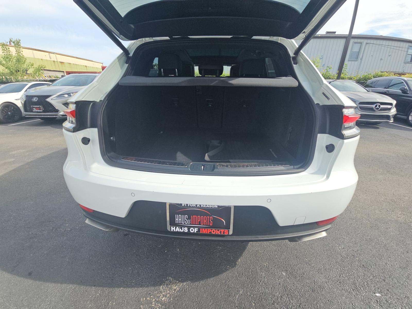 2021 Porsche Macan Base AWD