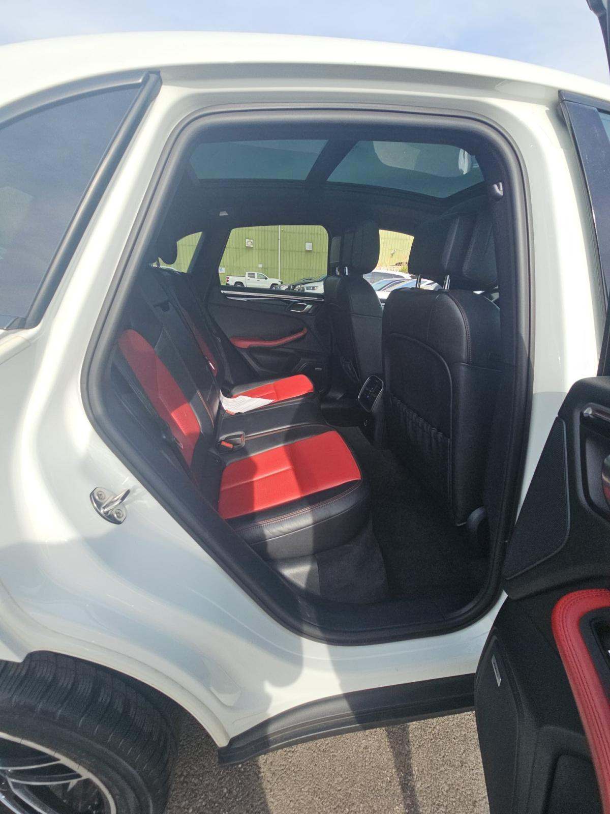 2021 Porsche Macan Base AWD