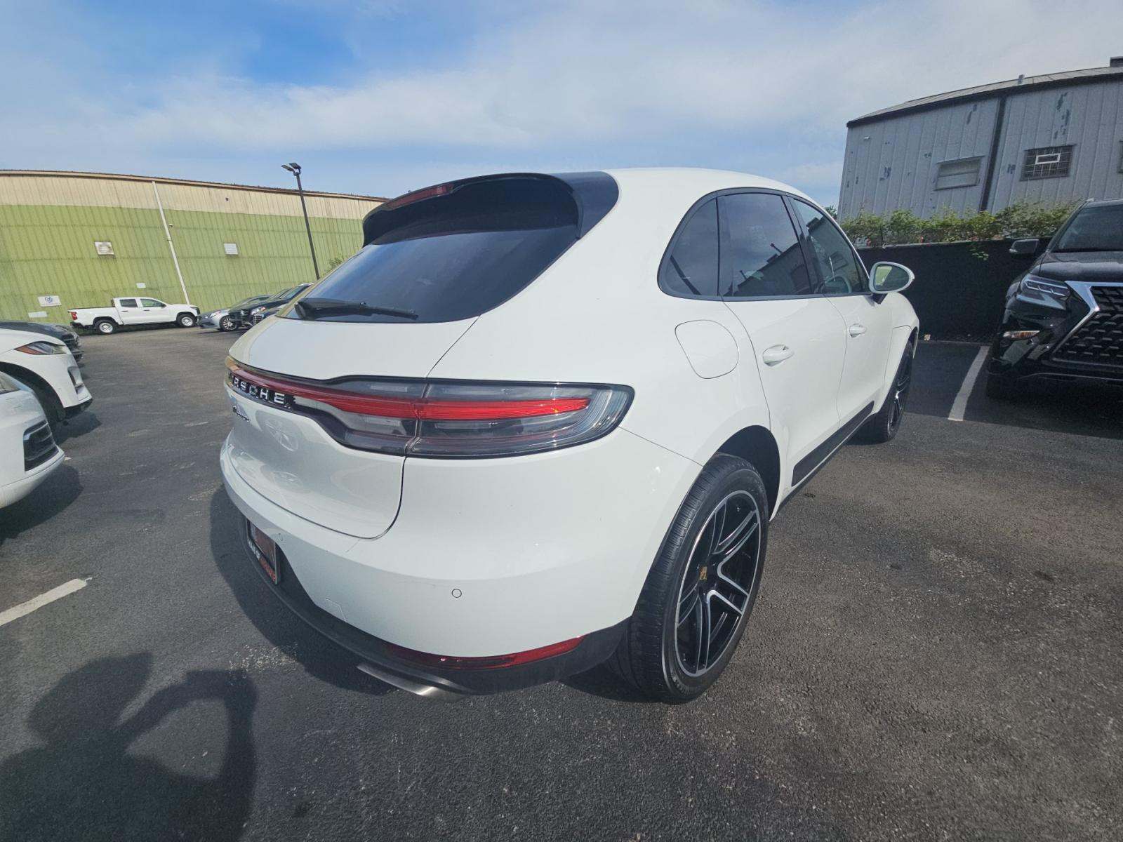 2021 Porsche Macan Base AWD