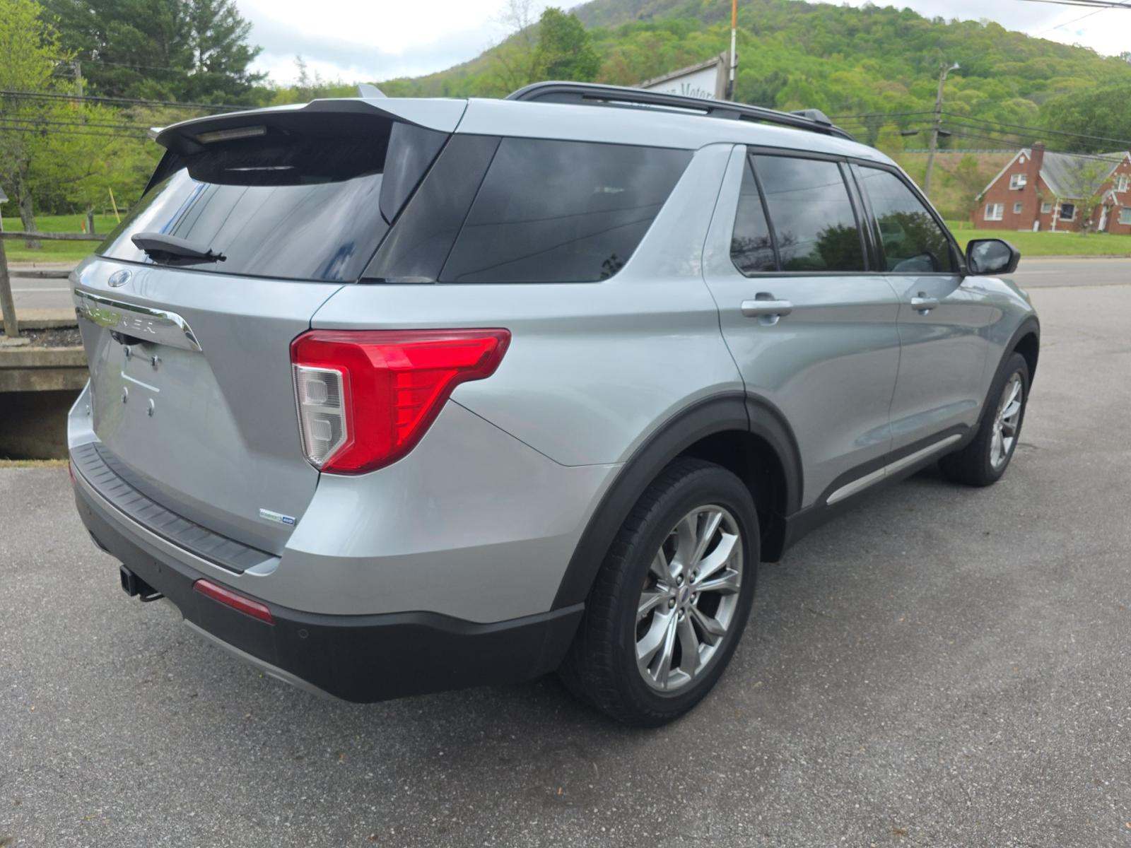 FORD EXPLORER - 3