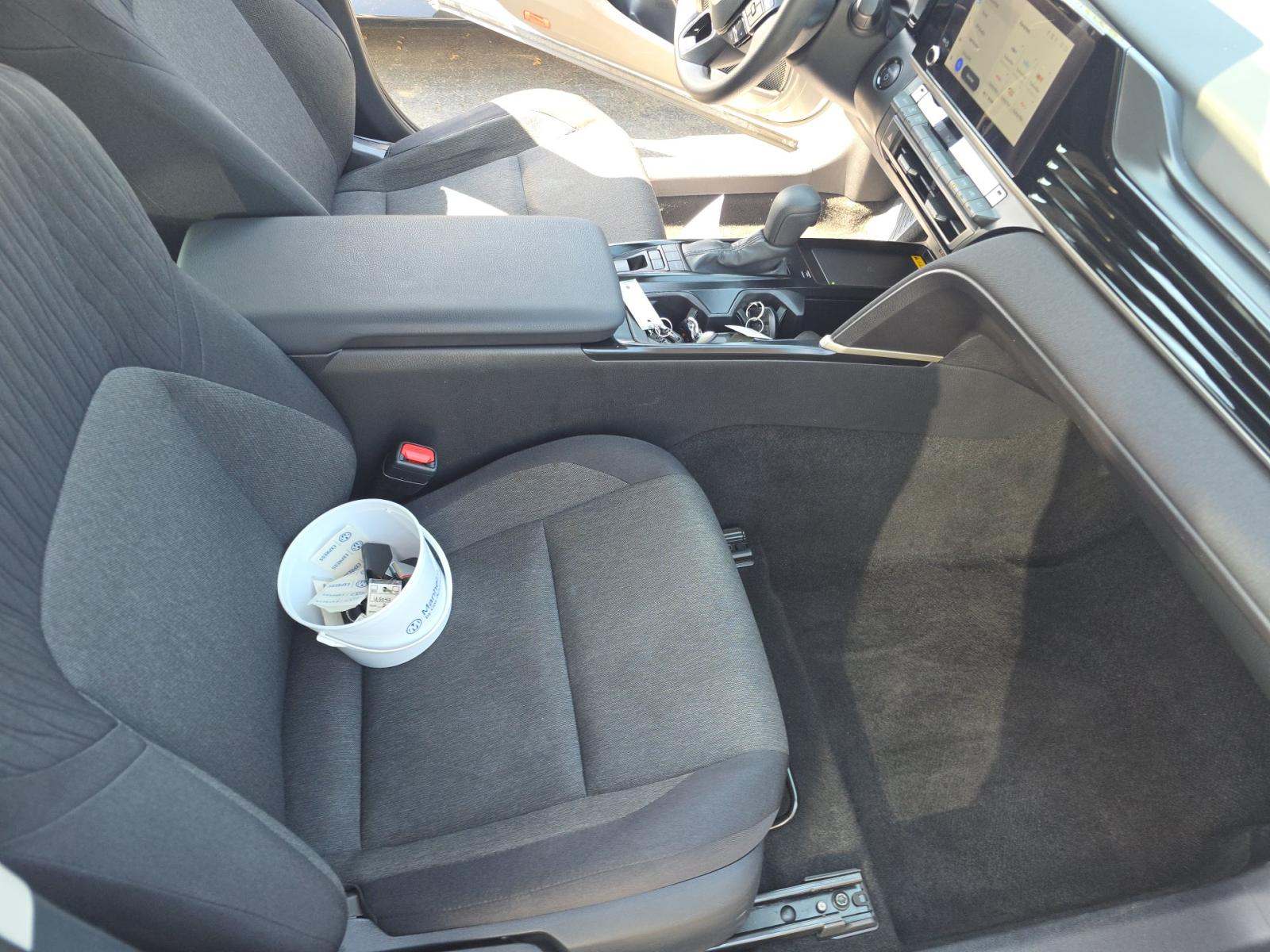 2025 Toyota Camry LE FWD