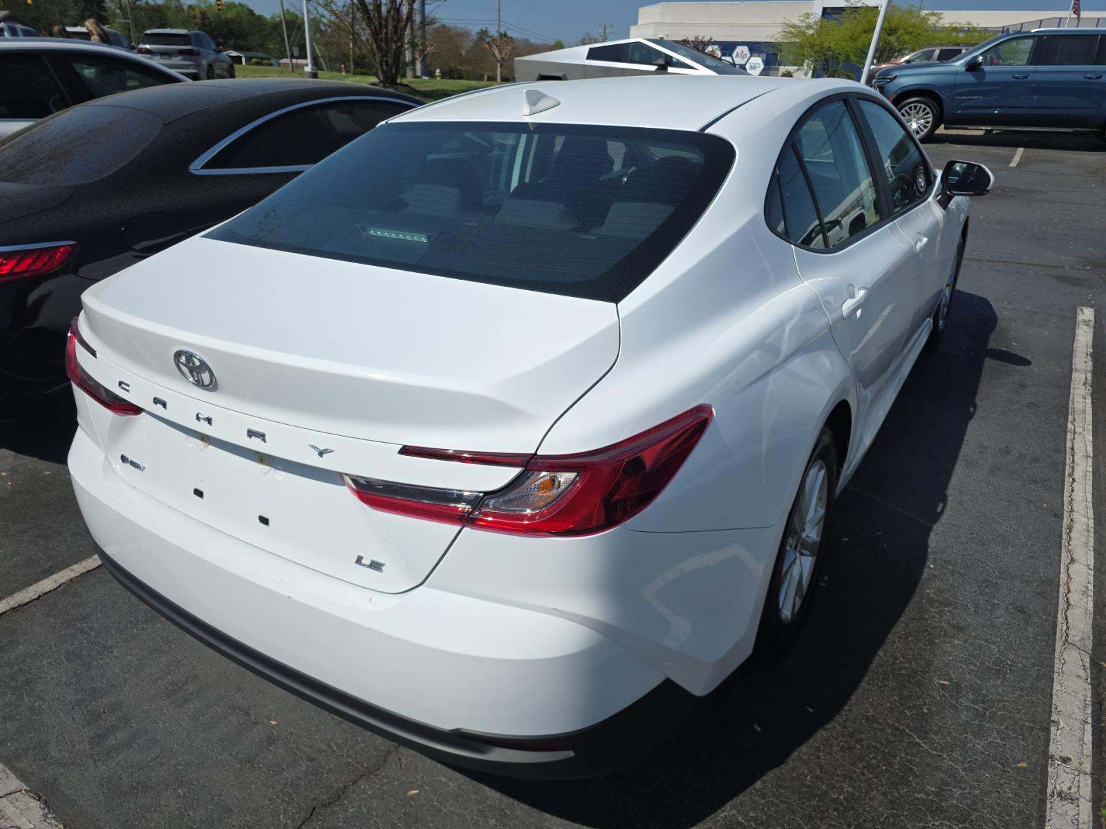 2025 Toyota Camry LE FWD