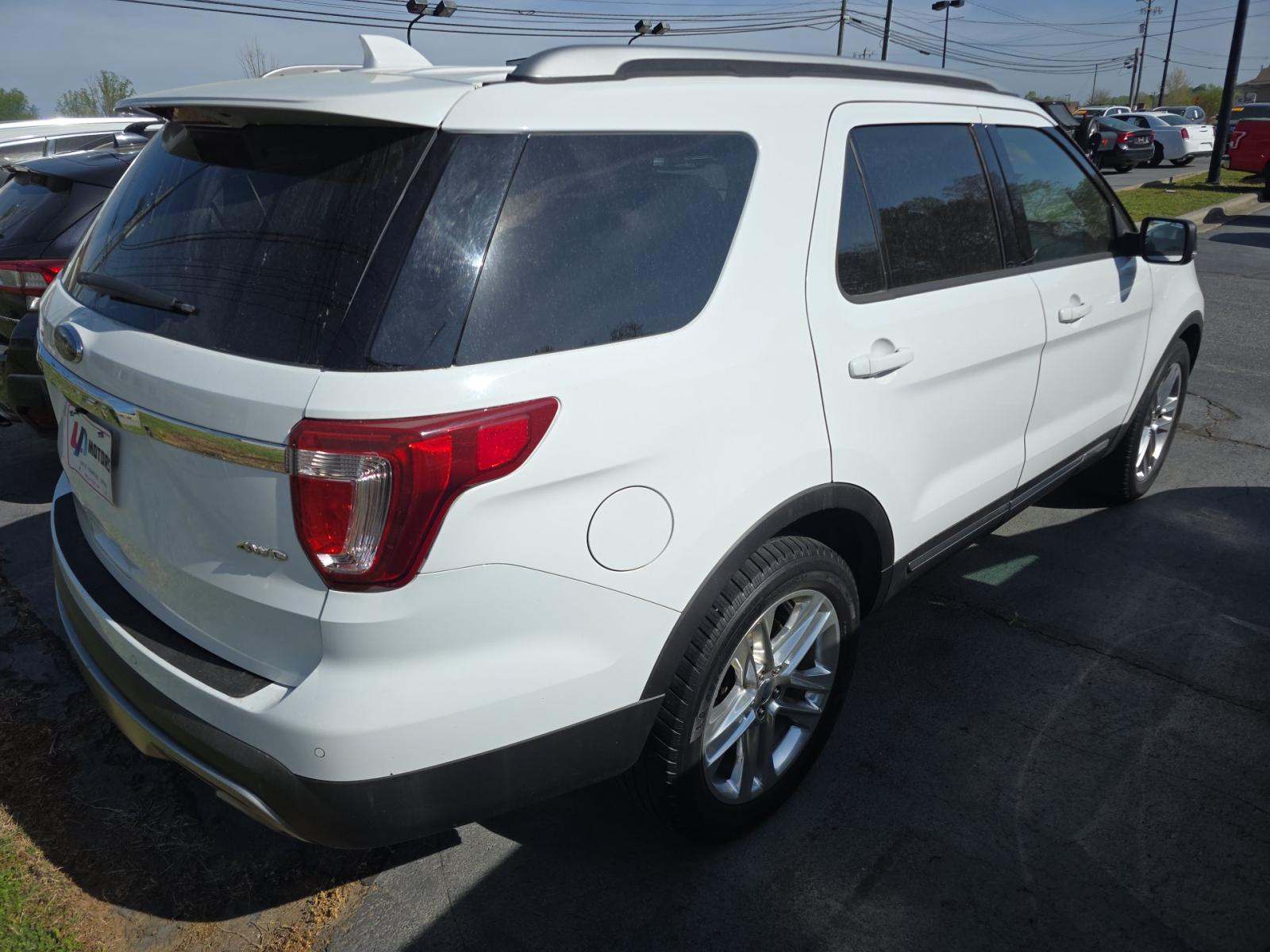 FORD EXPLORER - 3