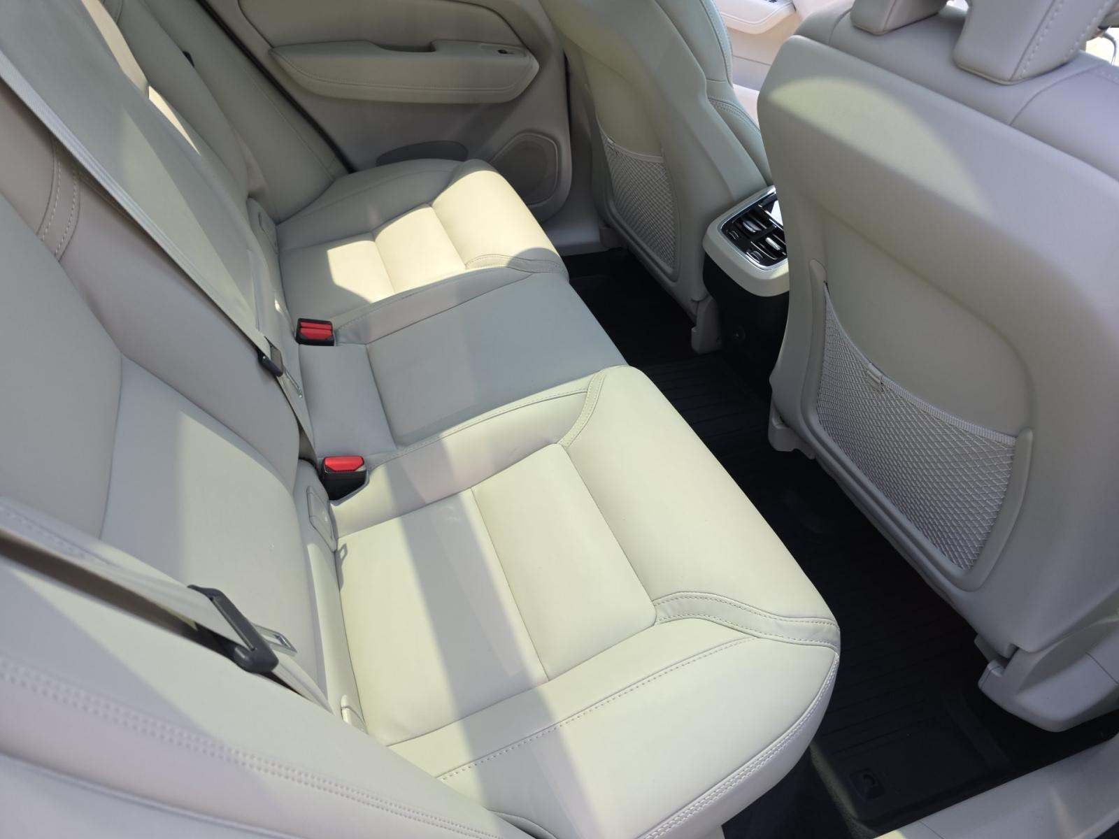 2022 Volvo XC60 B5 Inscription FWD