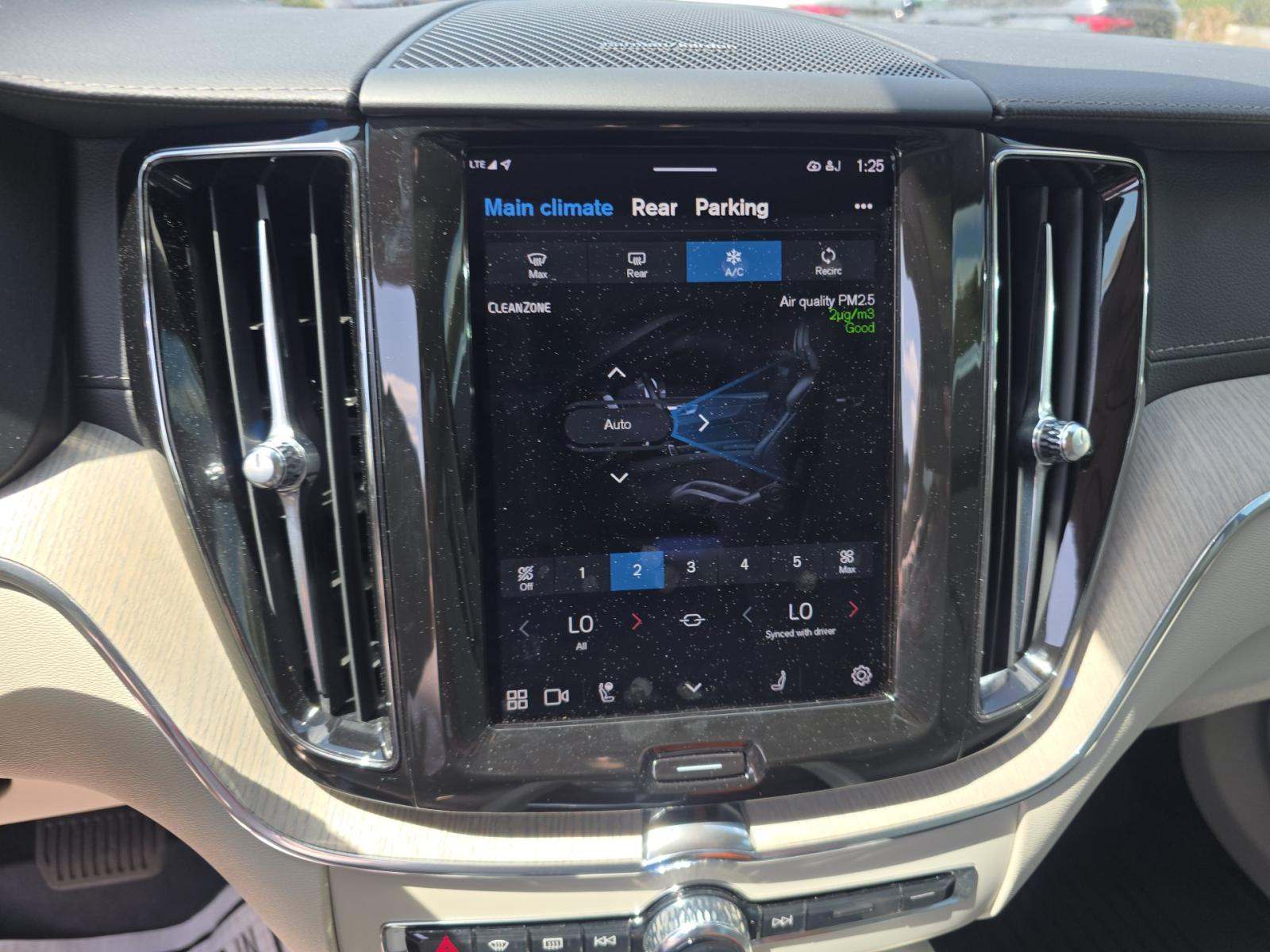 2022 Volvo XC60 B5 Inscription FWD