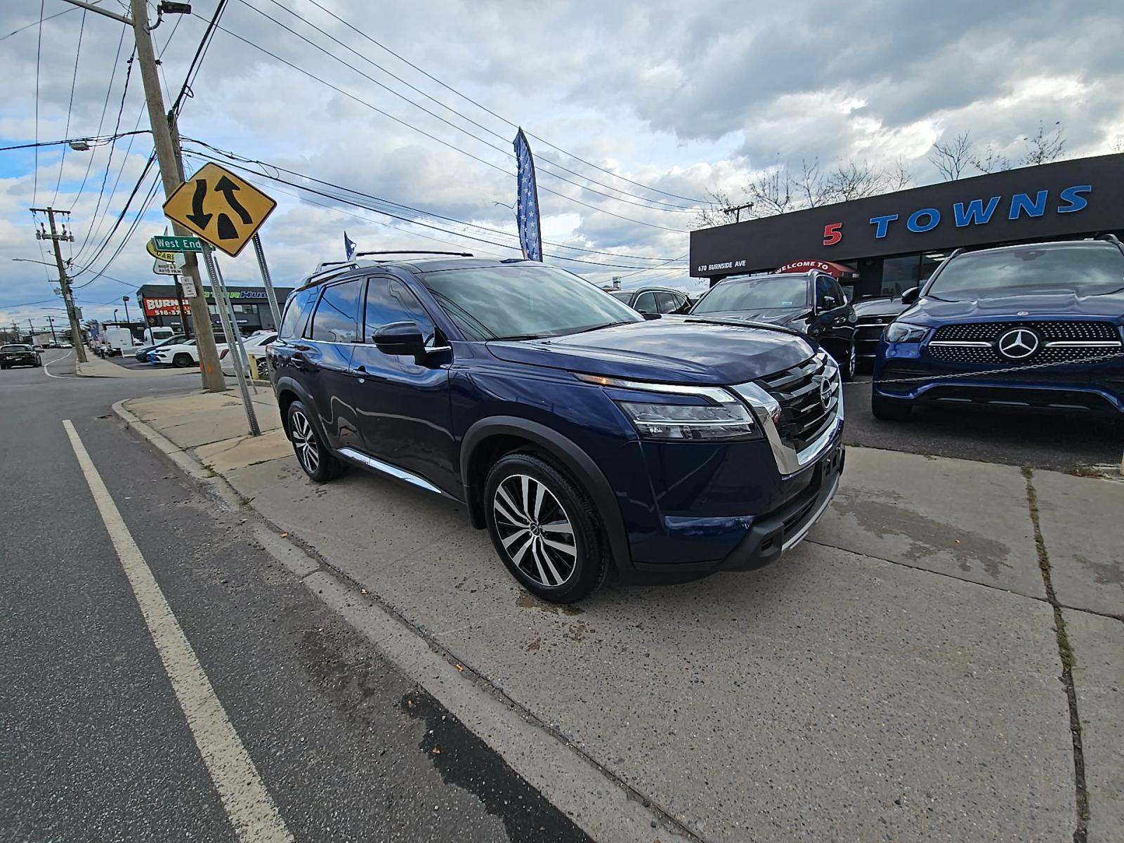 2023 Nissan Pathfinder Platinum AWD