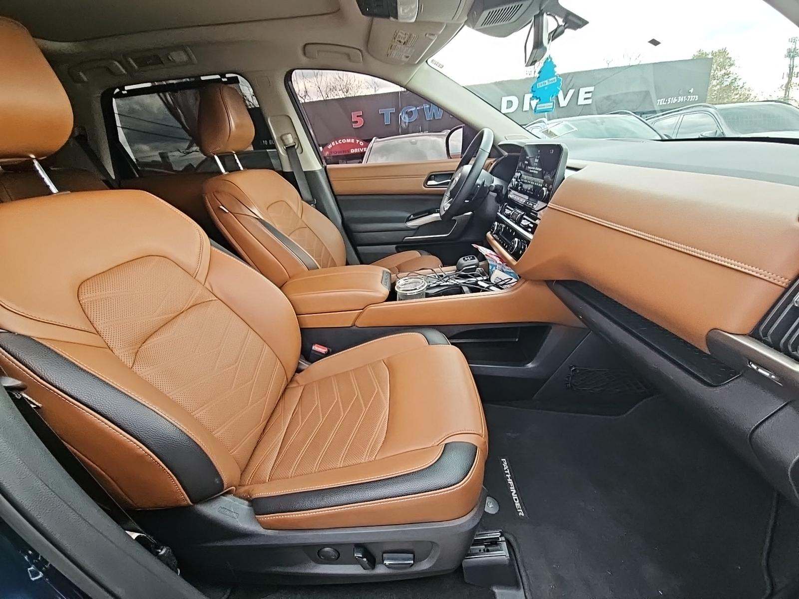 2023 Nissan Pathfinder Platinum AWD