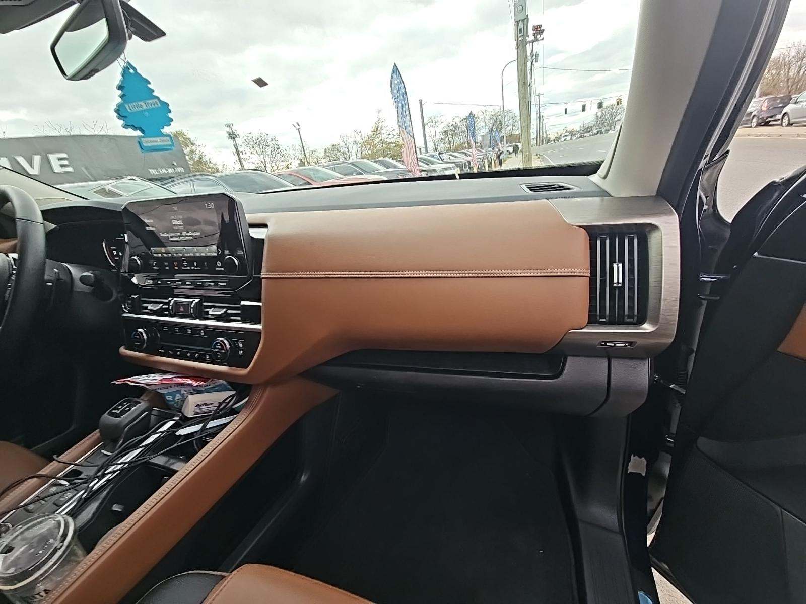 2023 Nissan Pathfinder Platinum AWD